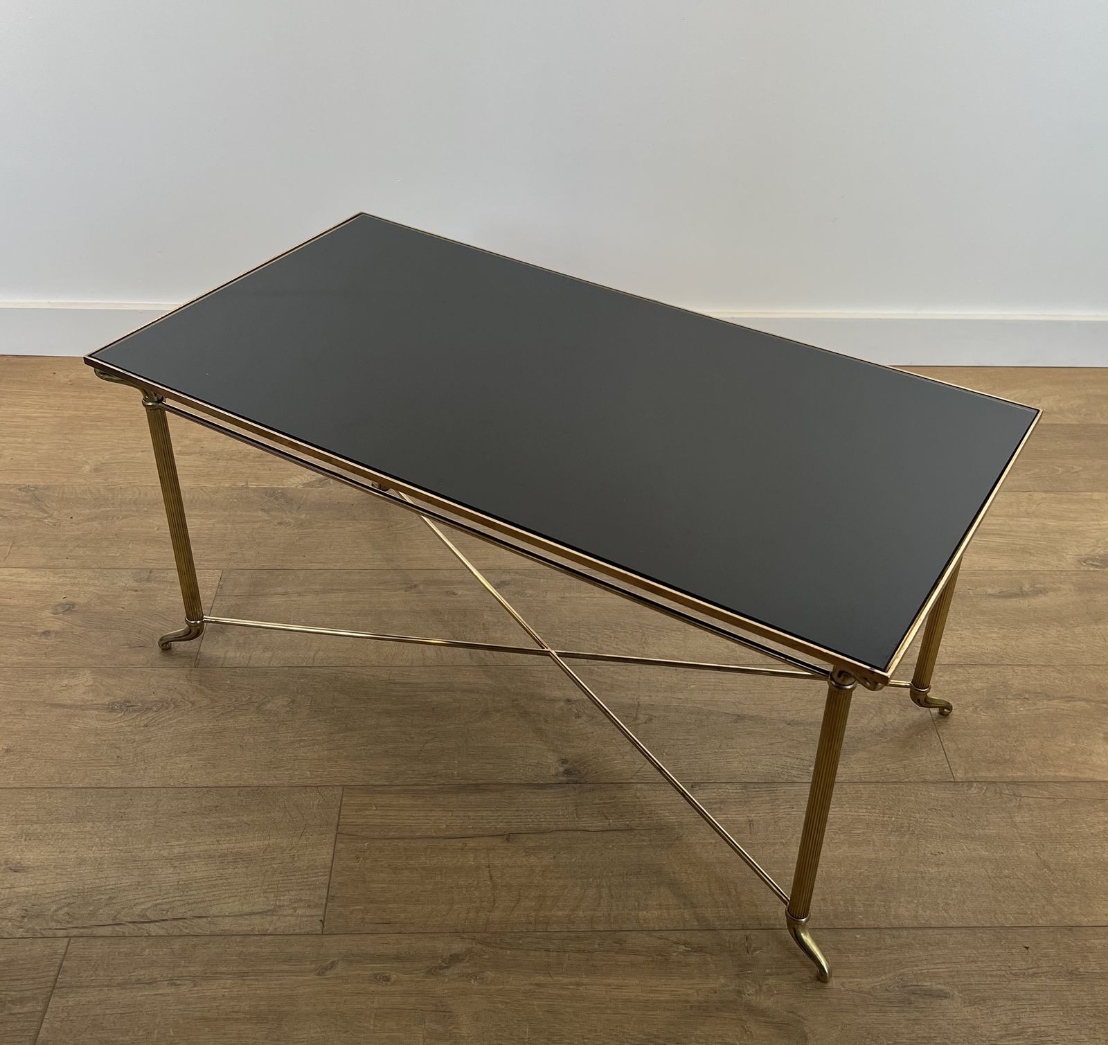 photo vinterior Coffee Table In Brass And Black Lacquered Glass In The Style Of Maison Jansen