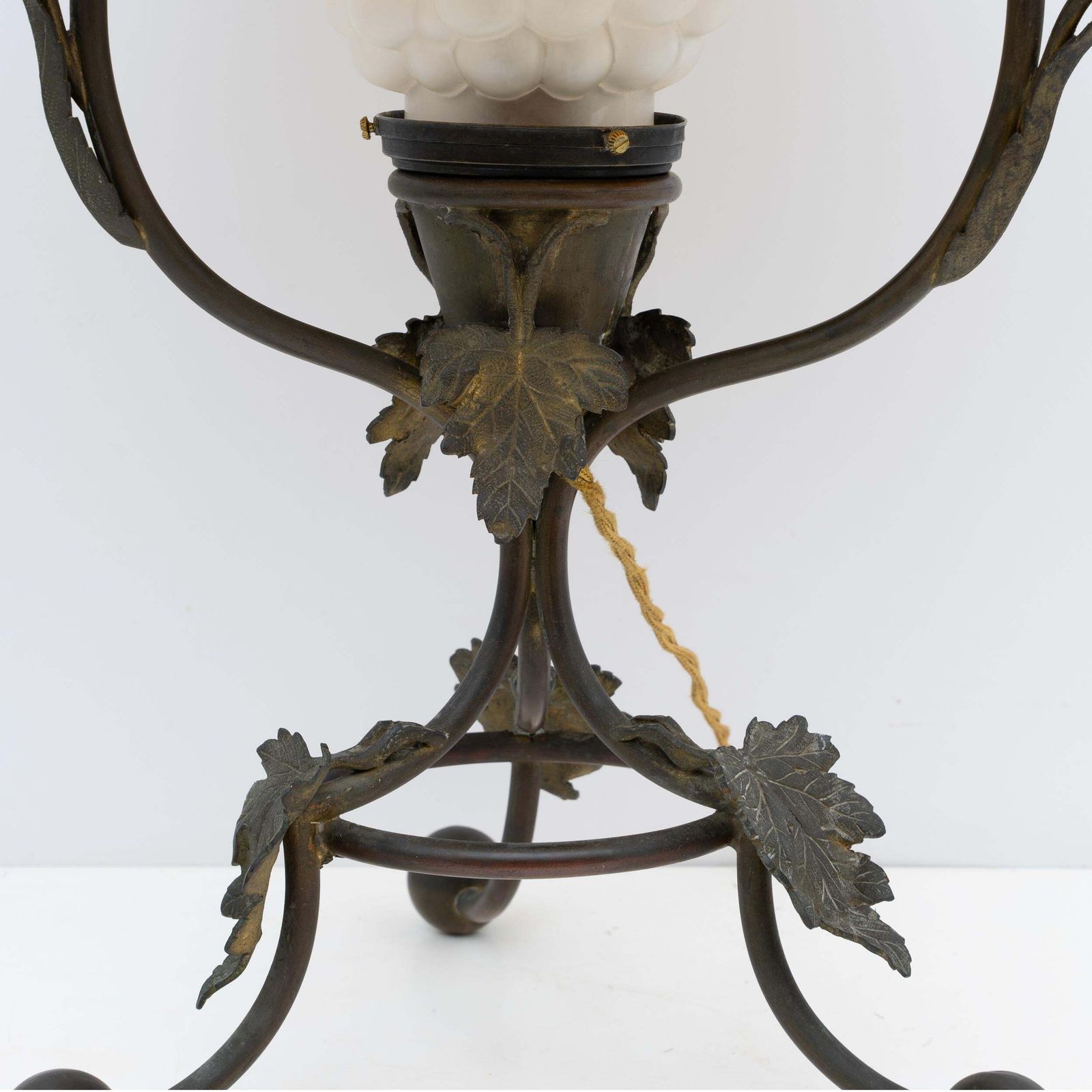 émile Gallé Art Nouveau Cameo Bulb Glass And Bronze Table Lamp, France 1900 photo vintage