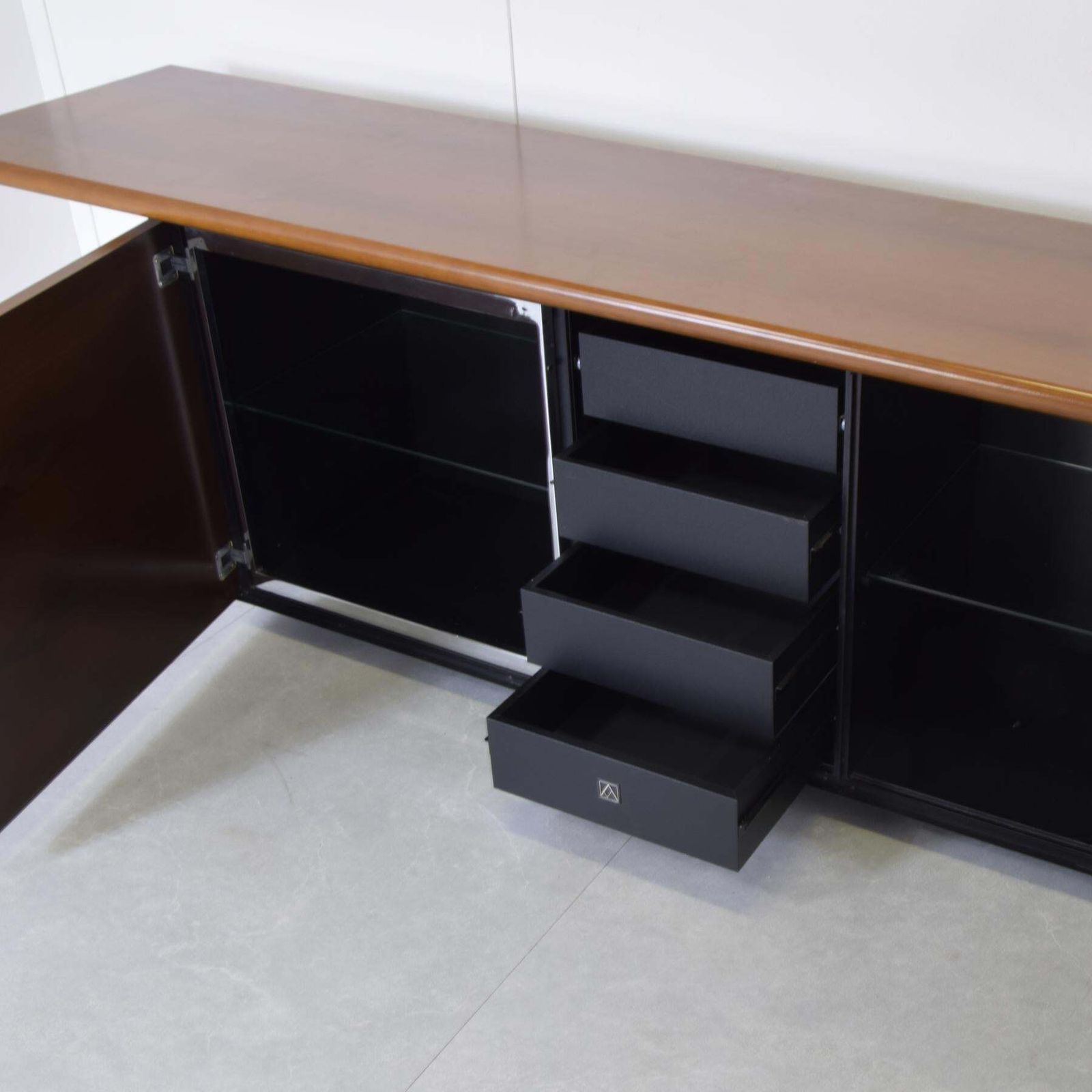 Giotto Stoppino Ludovico Acerbis Sheraton Sideboard 1980s. photo buy