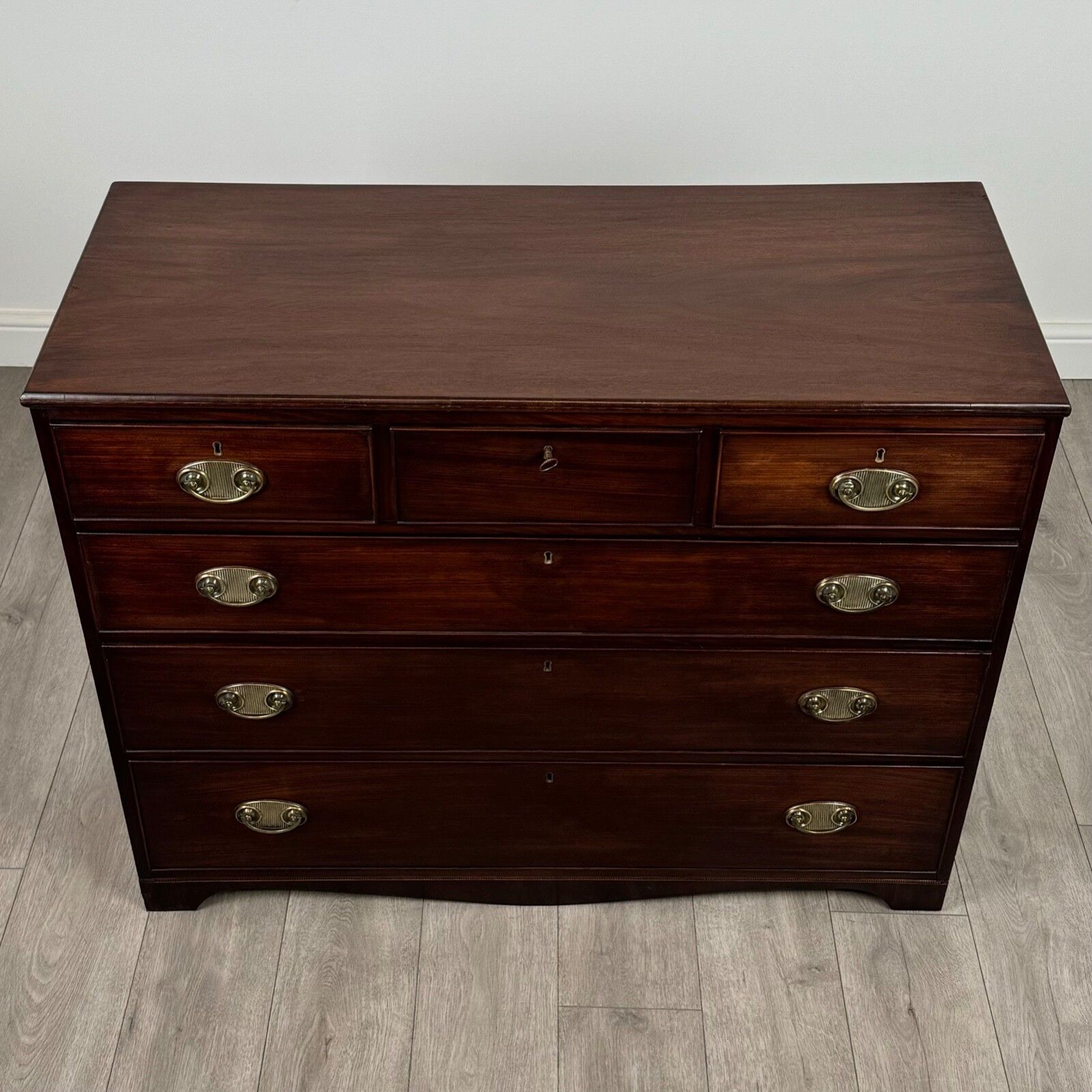 photo furniture Antique 18th Century Fine Quality Chest Of Drawers In Mahogany