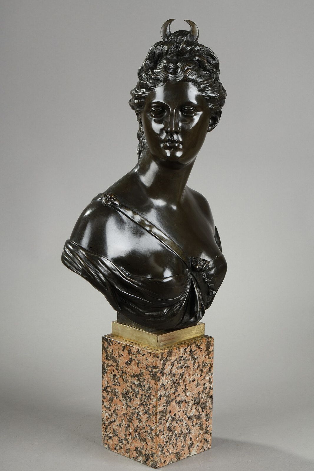 Bust In Bronze Of "Diane Chasseresse" After Houdon photo furniture