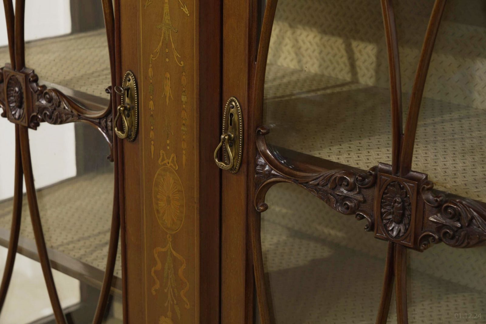 photo furniture Edwardian Sheraton Display Cabinet Mahogany Inlay 1900