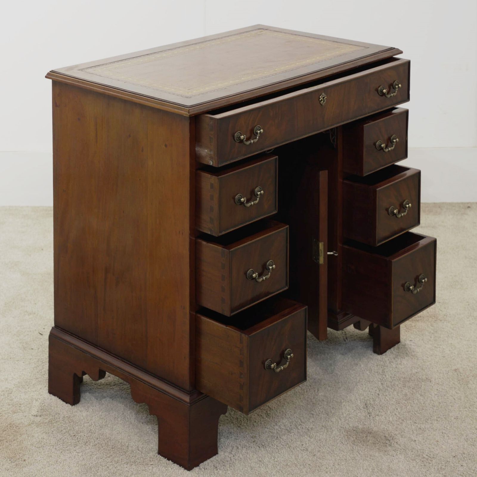 Georgian Revival Knee Hole Desk Mahogany photo Furniture