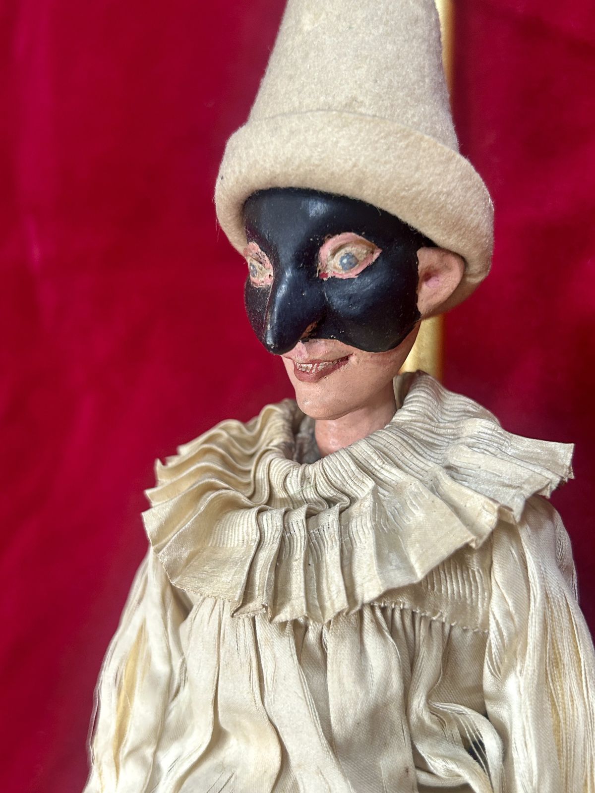 Very Rare Museum Quality Collection Of 16 Venetian Marionette Puppets From 18th Century Commedia Dell’arte Theatre Venice photo vinterior