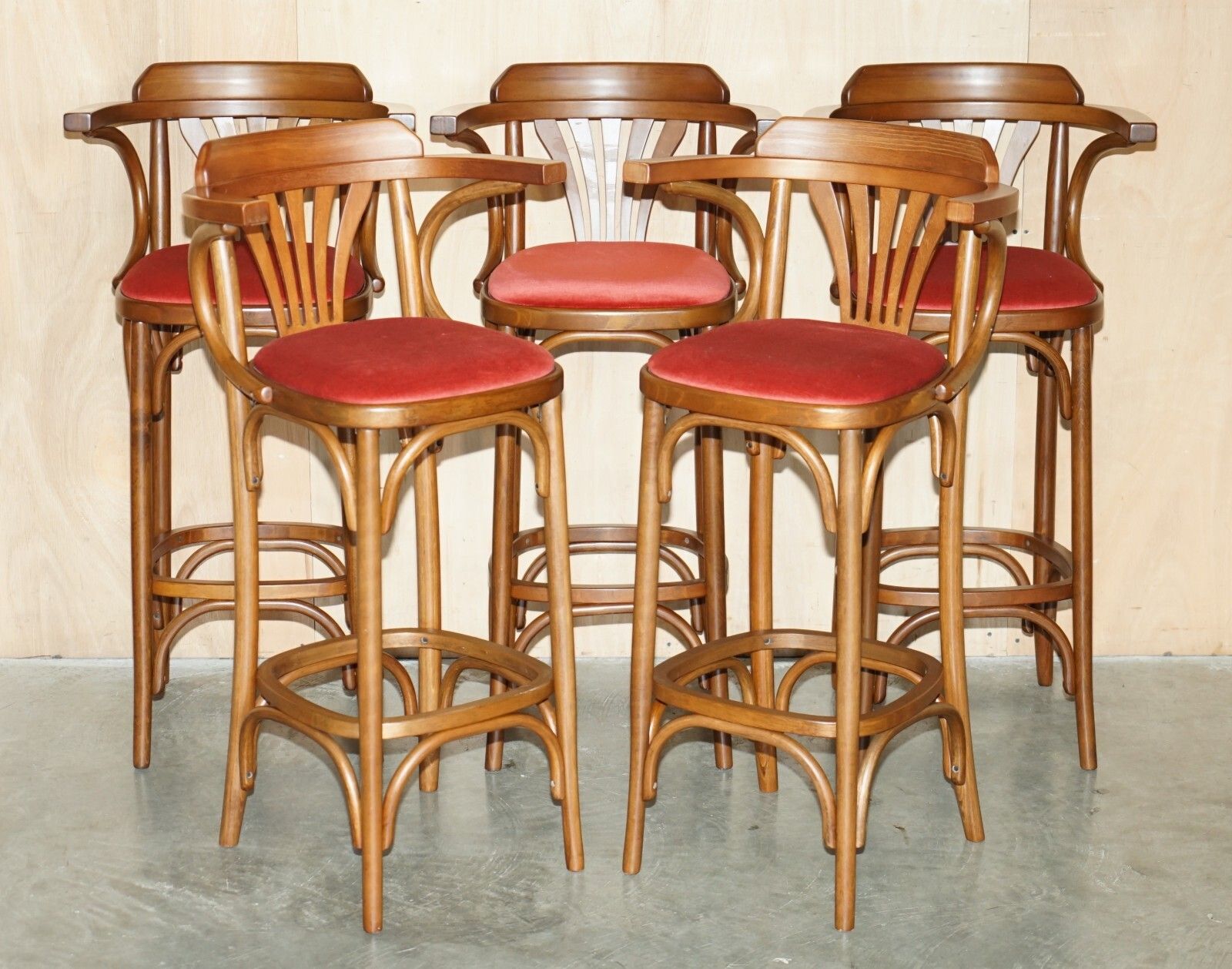 Suite Of Five Bentwood Thonet Bar Stools For Kitchens Cocktail At Home Bars Etc
