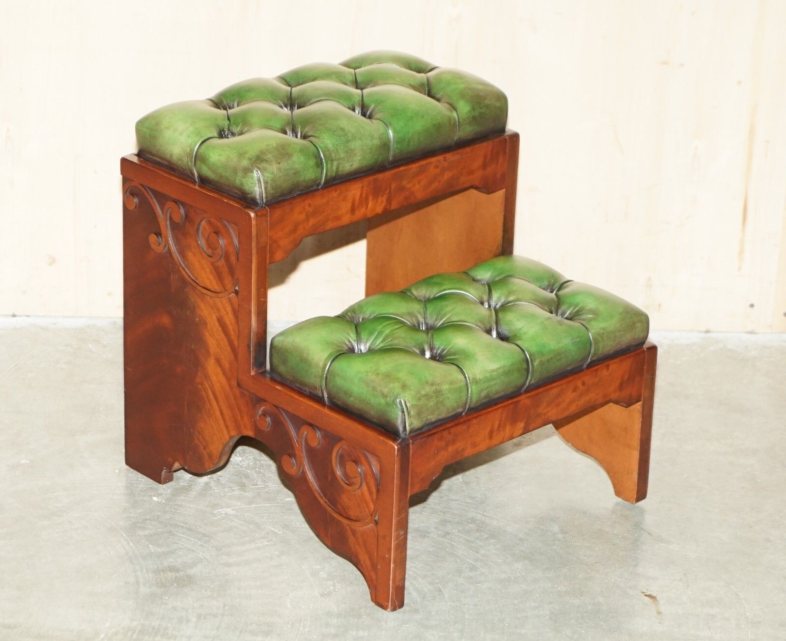 Fully Restored Antique Flamed Mahogany Green Leather Chesterfield Library Steps