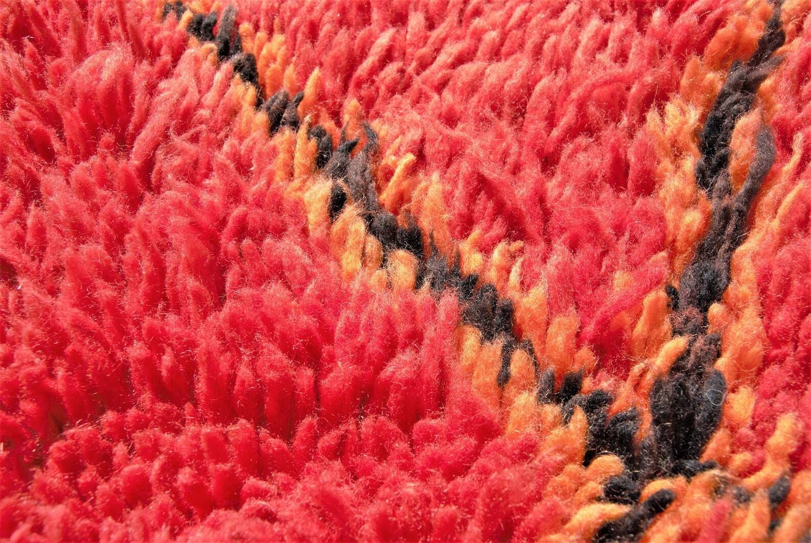 Red Moroccan Rug   Handmade Carpet   Small Carpet  5' 5" X 4' 7" (170 * 144 Cm) photo Textiles