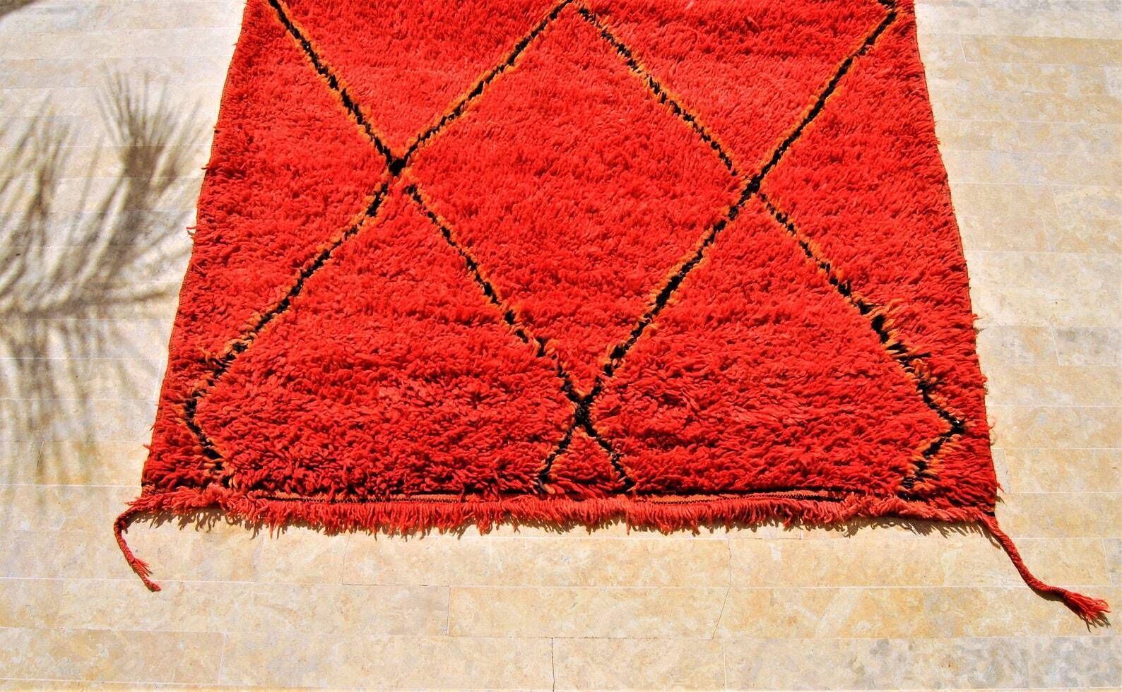 Red Moroccan Rug   Handmade Carpet   Small Carpet  5' 5" X 4' 7" (170 * 144 Cm) photo vinterior