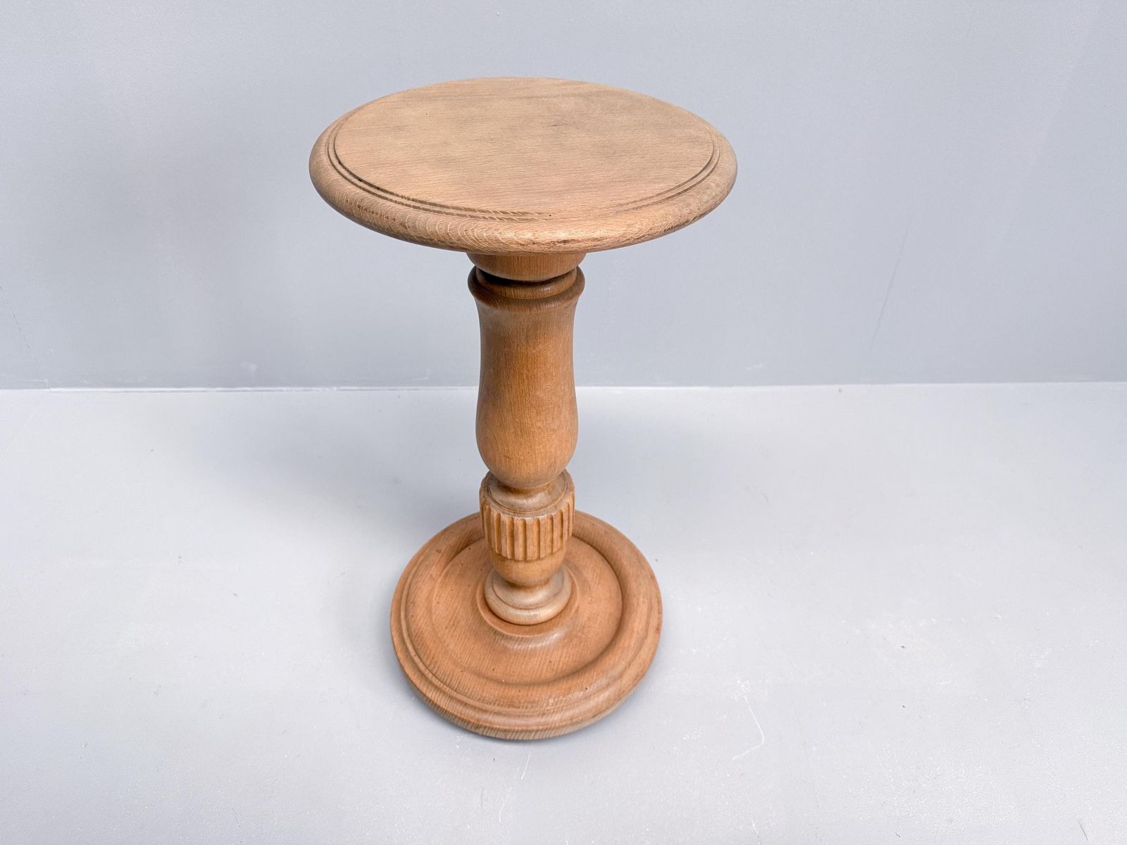 photo furniture Vintage Wooden Plant Stand, 1950s