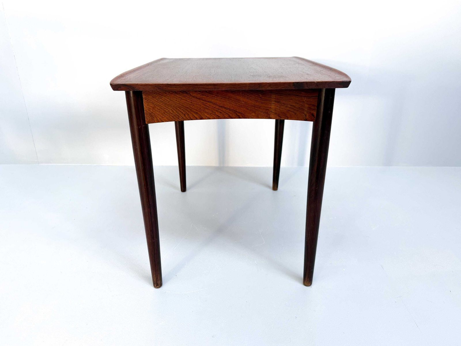 photo furniture Vintage Mid Century Rosewood Side Table, Aakjaer Jorgensen For Møbelintarsia, Denmark
