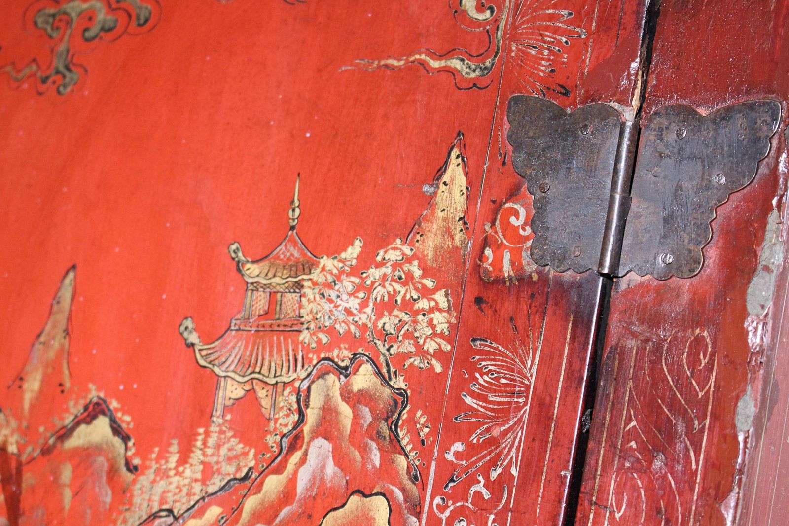 19th C English Country House Scarlet Red Chinoiserie Lacquered Cabinet Armoire photo Furniture