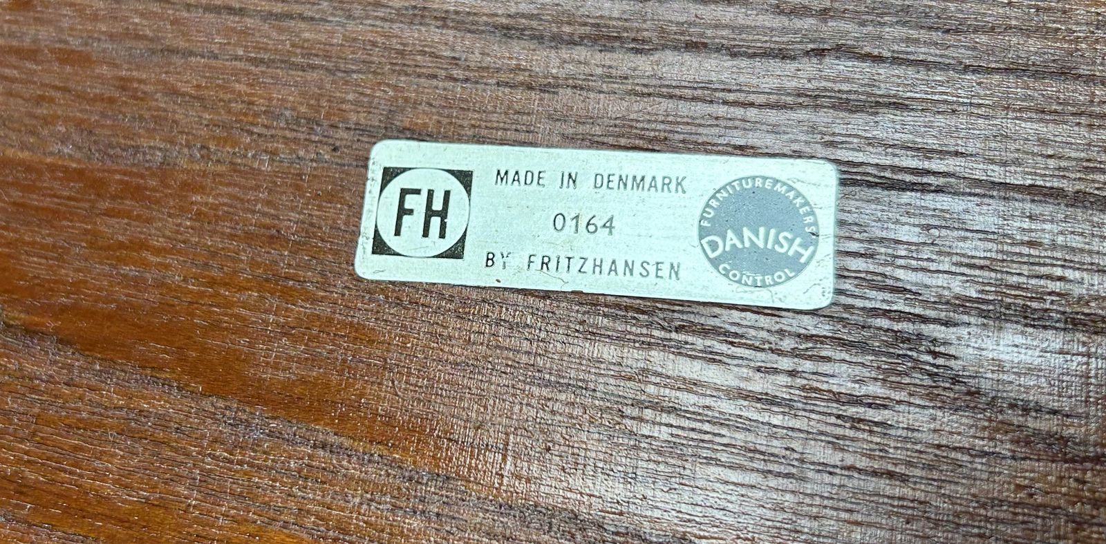 photo furniture Fh4602 'Heart' Dining Suite By Hans J Wegner For Fritz Hansen