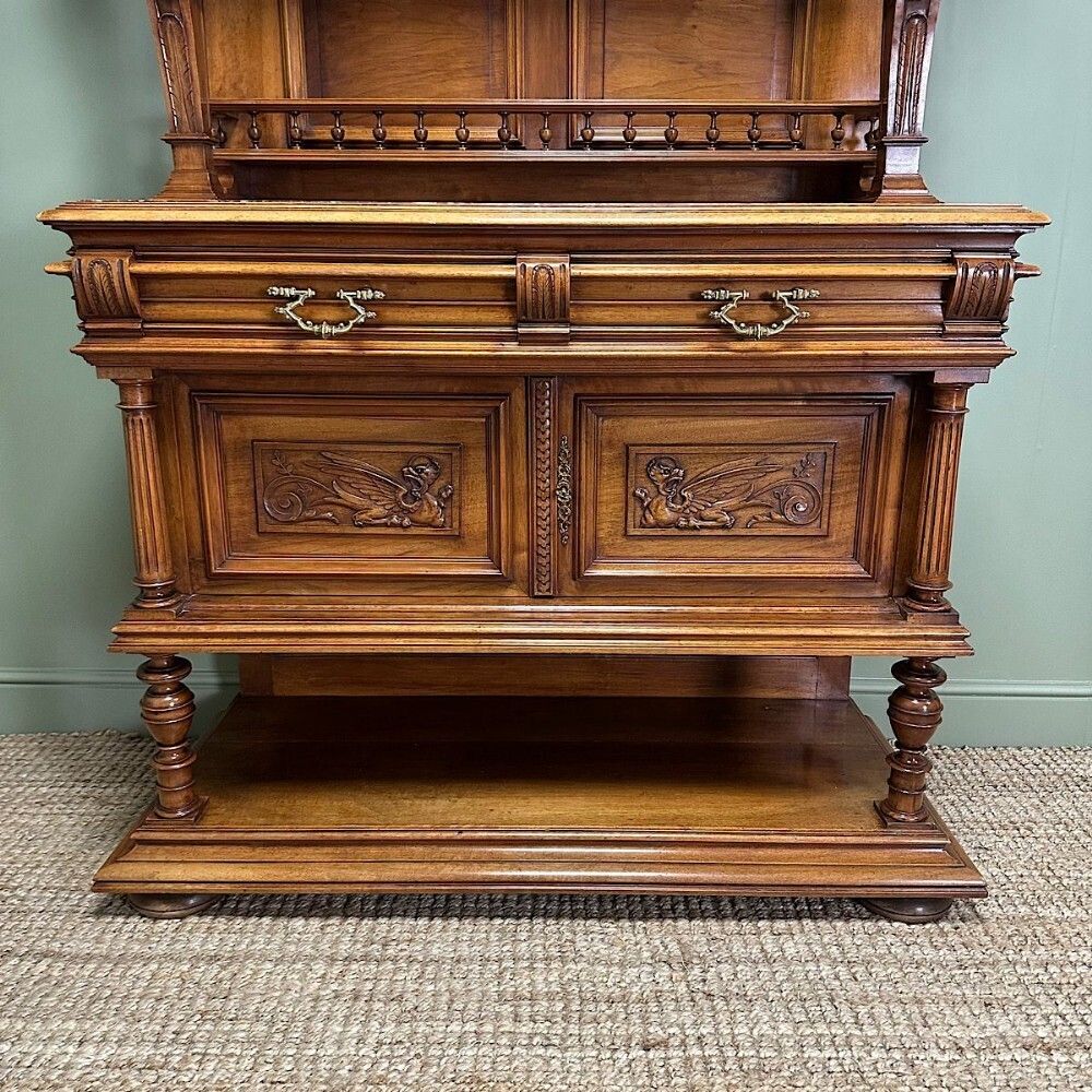 photo vinterior Rare 19th Century Superb Quality Antique French Dresser