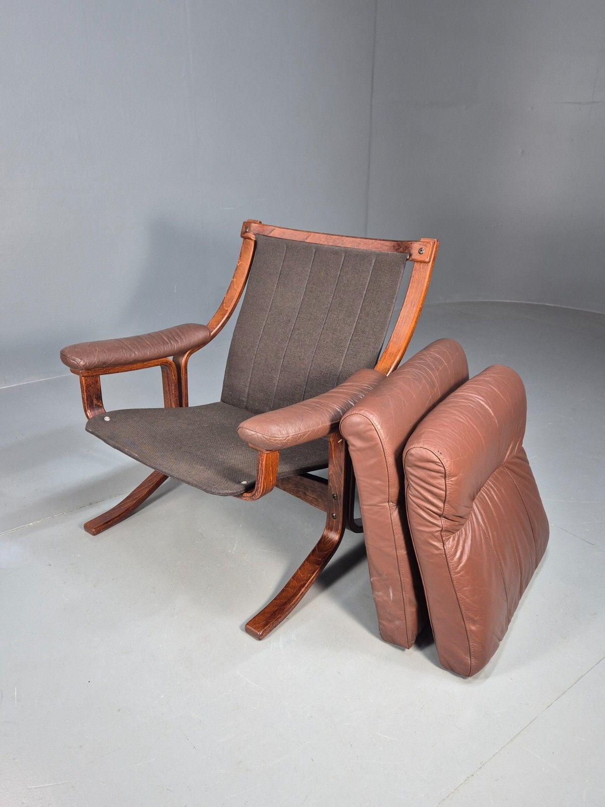photo vinterior Vintage Danish Lounge Chair Brown Leather Bentwood Frame 1970s Retro Eb8633 Mben