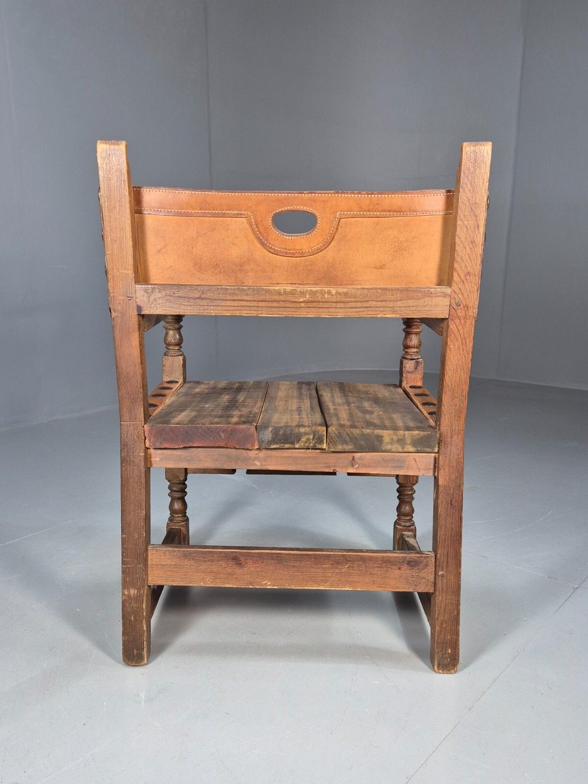 photo vinterior Vintage Lounge Chair Leather Carved Wood Spanish Style Antique Eb8175 Vcar
