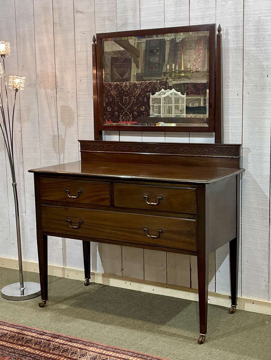 photo furniture English Mahogany Dressing Table Early 20th Century