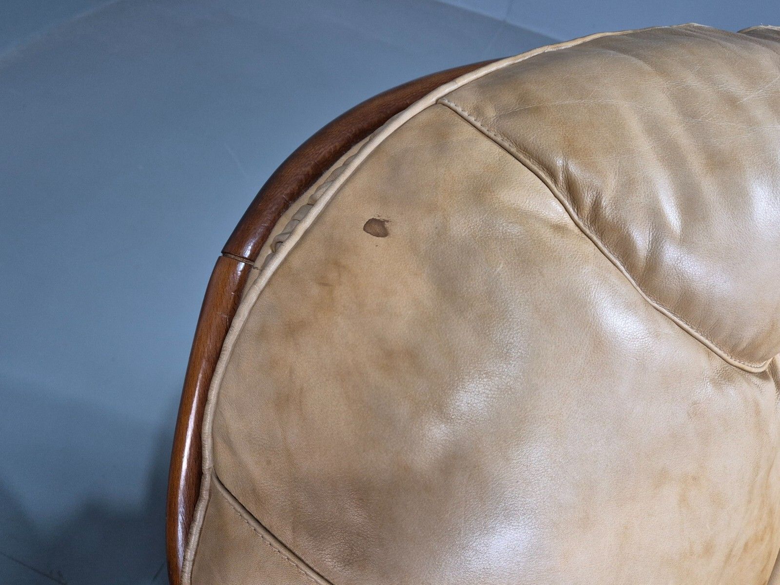 2 Vintage Danish Lounge Chairs Beige Leather Wood Trim 1990s Beeb8287 Vlea photo vinterior