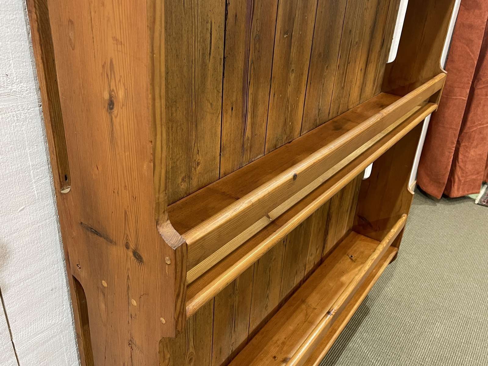 English Fir Shelf From The 1930s photo 440.0