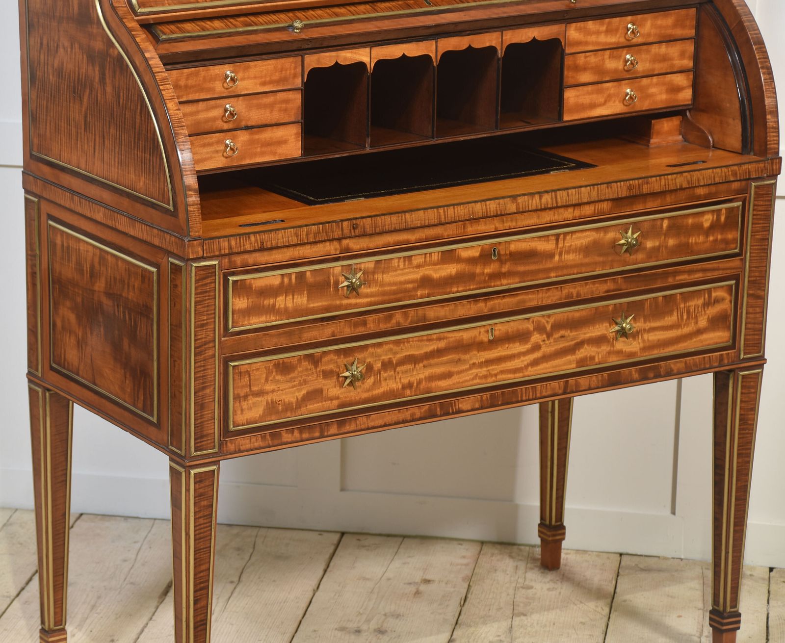 Pair Of Important Georgian Satinwood Cylinder Cabinets photo vinterior