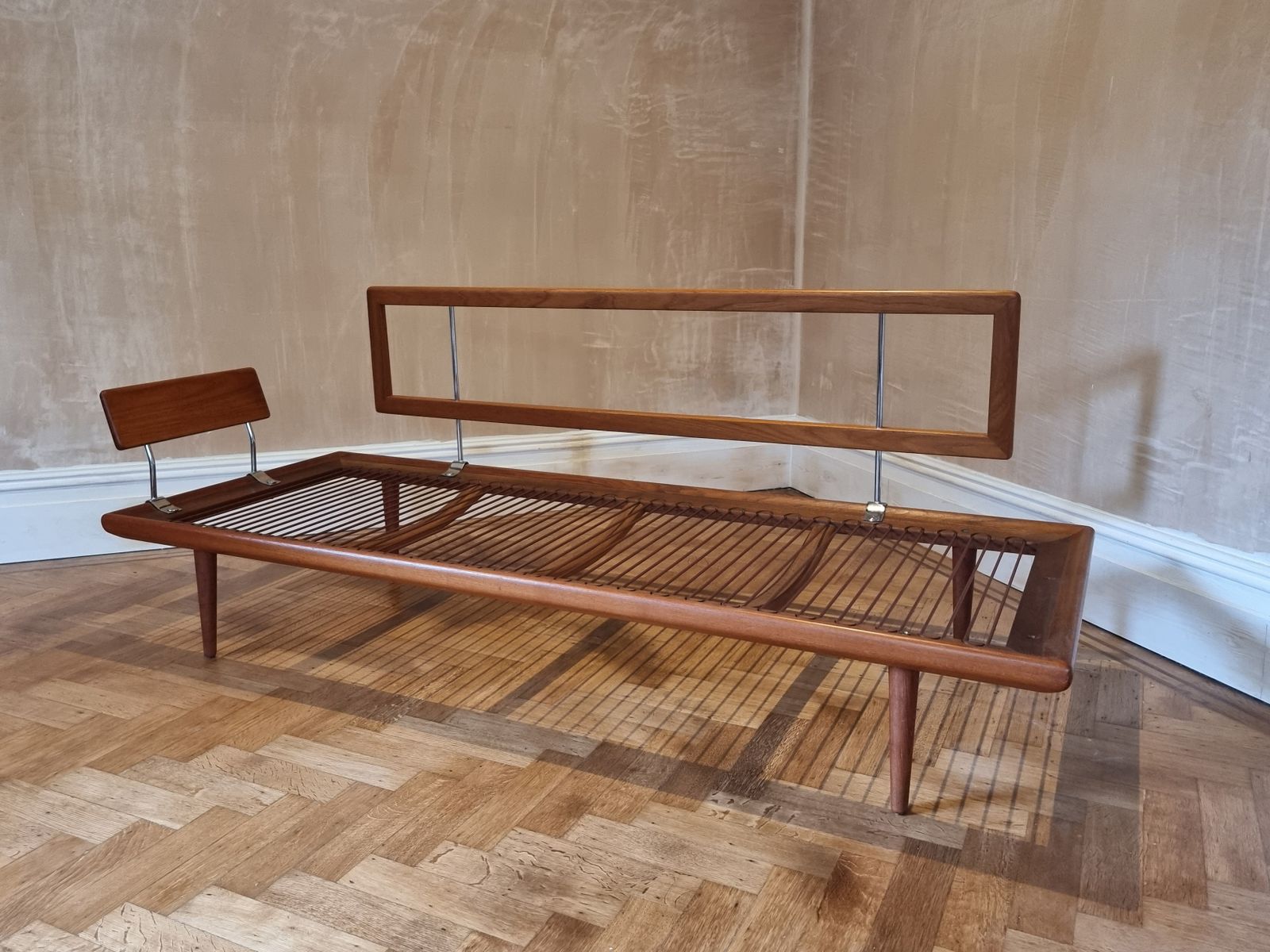 photo furniture 'Minerva' Daybed By Peter Hvidt & Orla Molgaard Nielsen