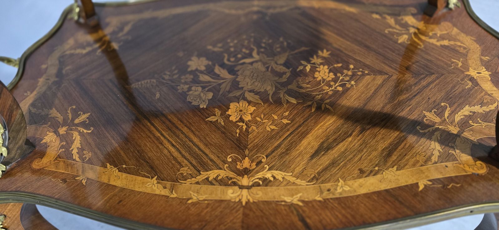 photo vinterior Outstanding French Marquetry Etagere Two Tier Table