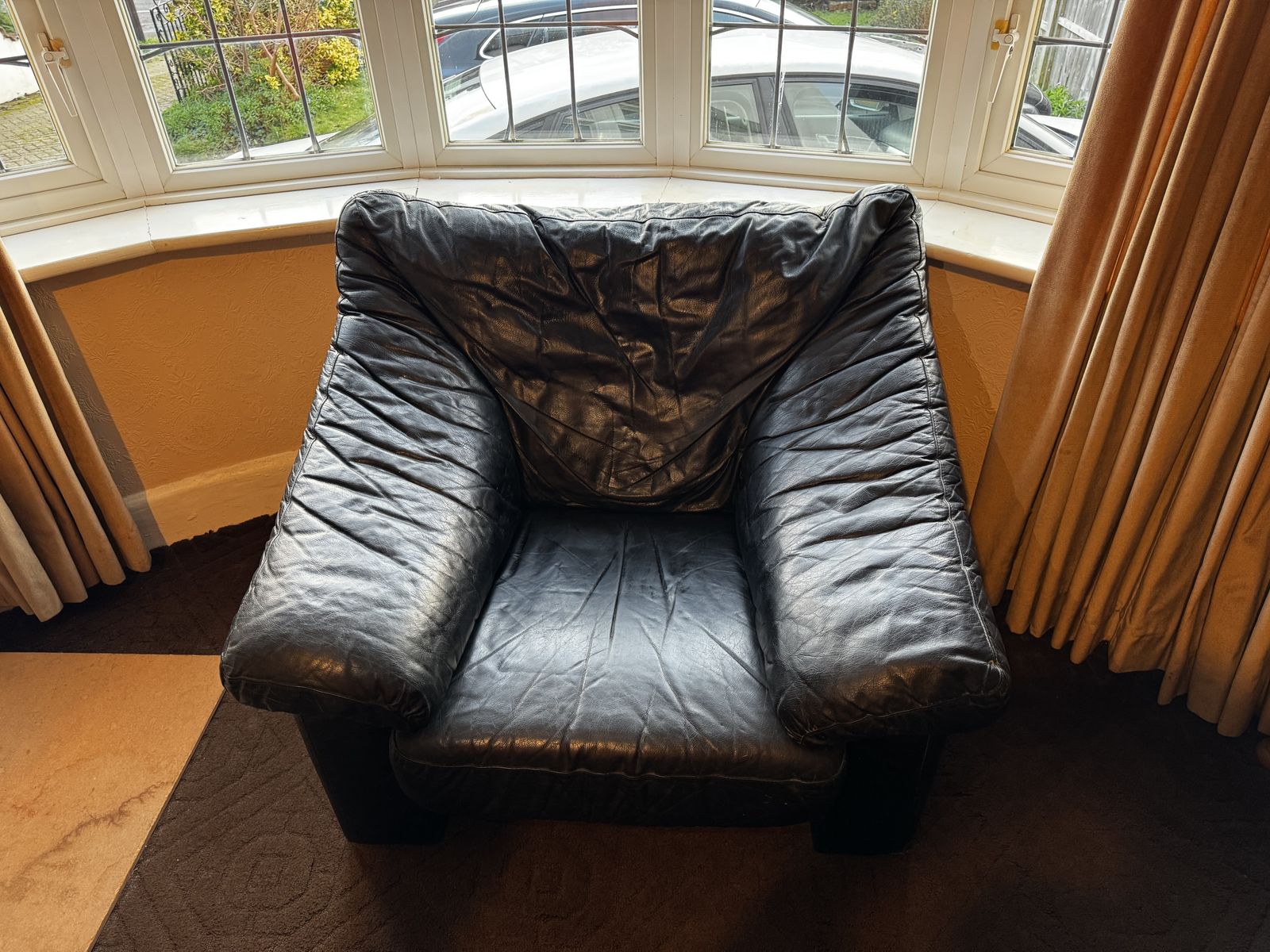Vintage Design Italian Leather Armchair photo Furniture