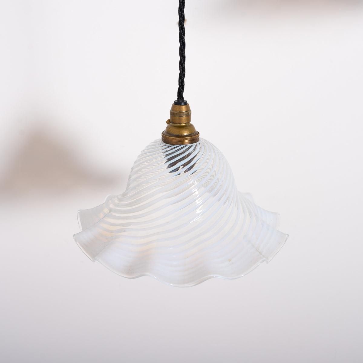 Elegant Vaseline Iridescent Glass Spiral Tulip Shades With Frilled Edges photo vintage