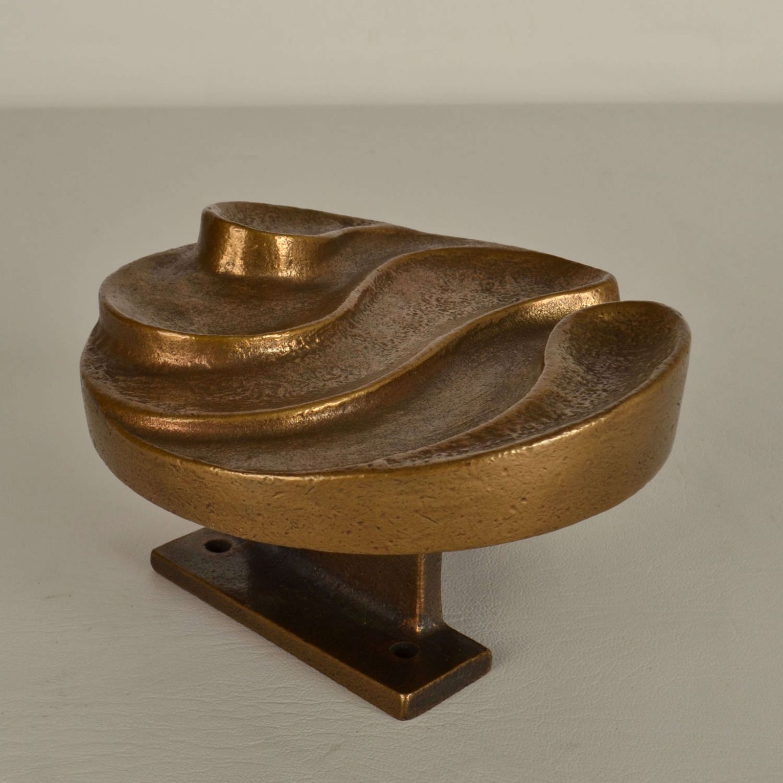 photo for sale Round Push And Pull Door Handle In Bronze With Curvaceous Relief