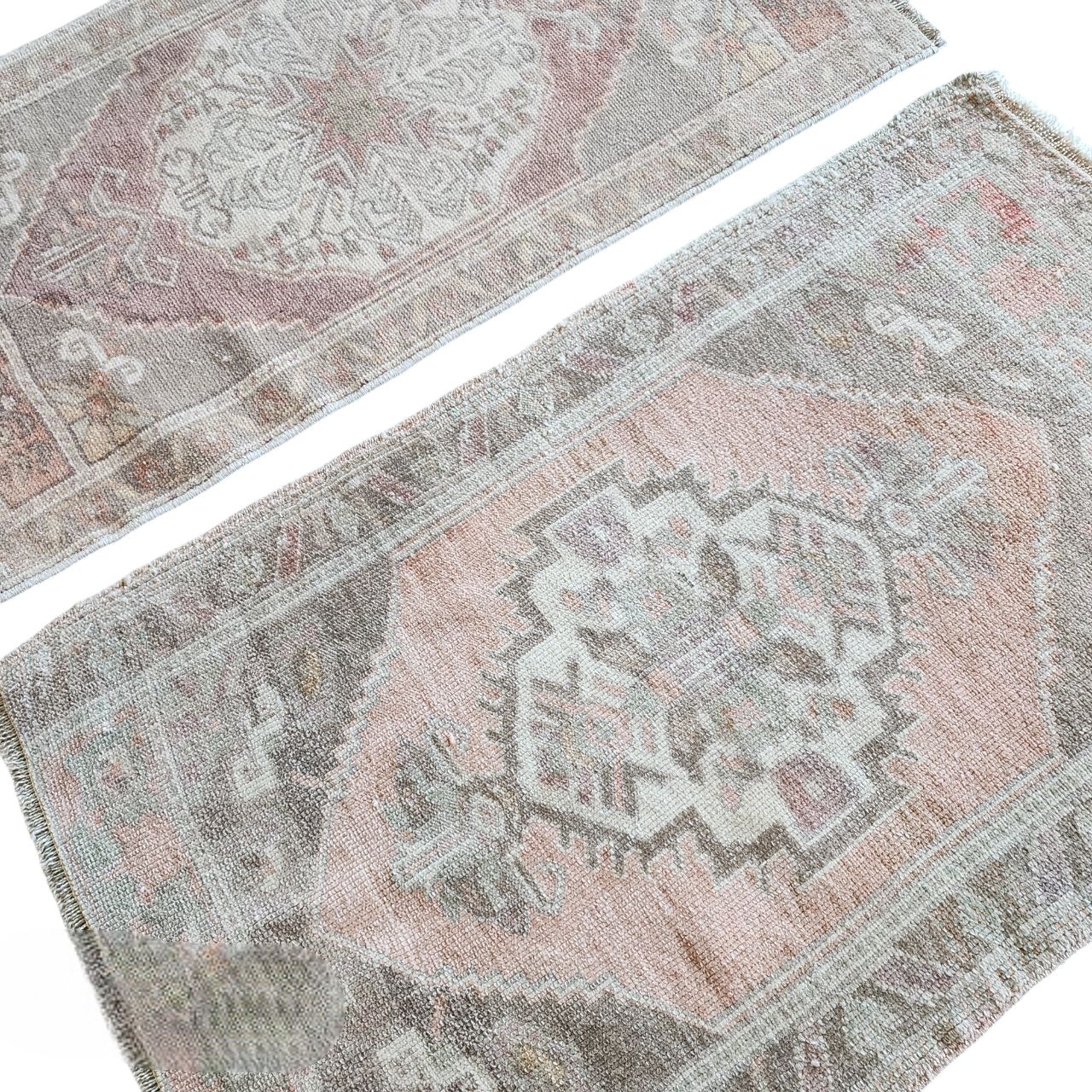 Vintage Turks tapijt ca. jaren 1970, klein formaat, set van twee photo Textiel