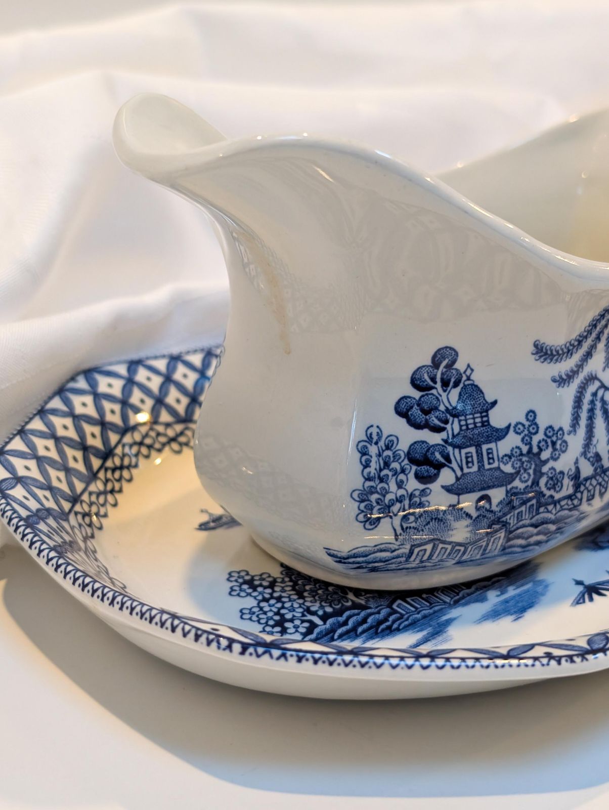 Vintage Royal Staffordshire White And Blue Willow Pattern Gravy Jug J G Meakin Willow   White & Blue Chinese Pagoda Design In Perfect Condit photo 50.0