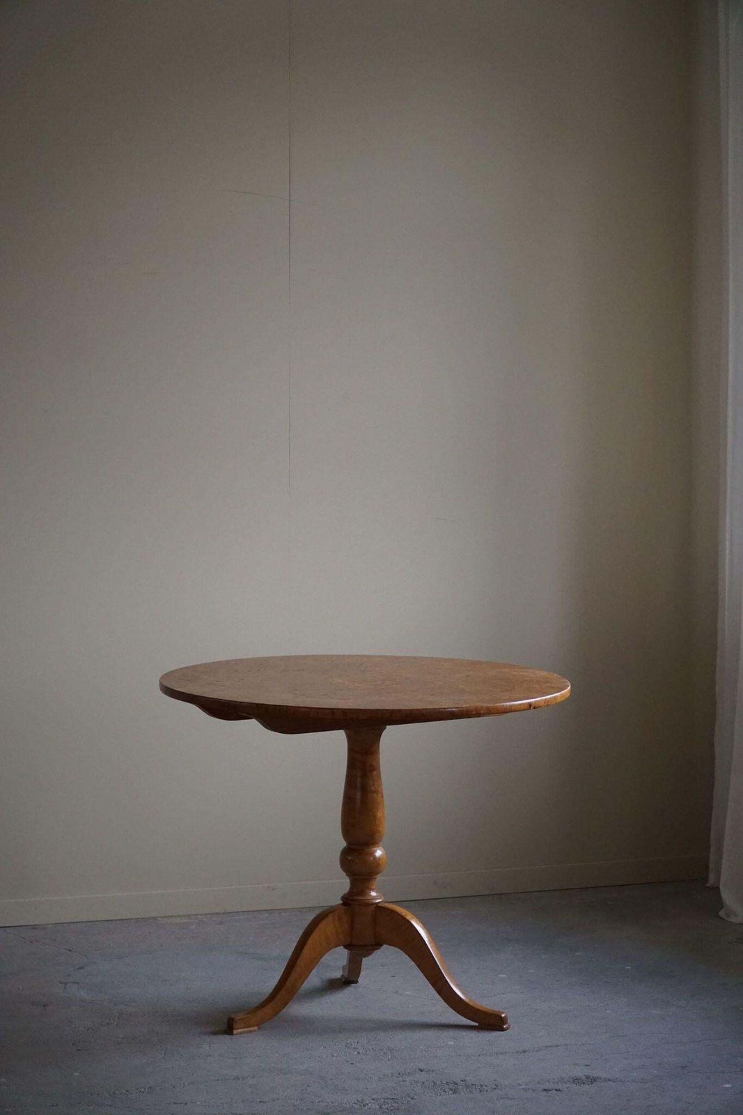A Round Antique Swedish Folding Table In Burl Wood, Early 19th Century photo Furniture