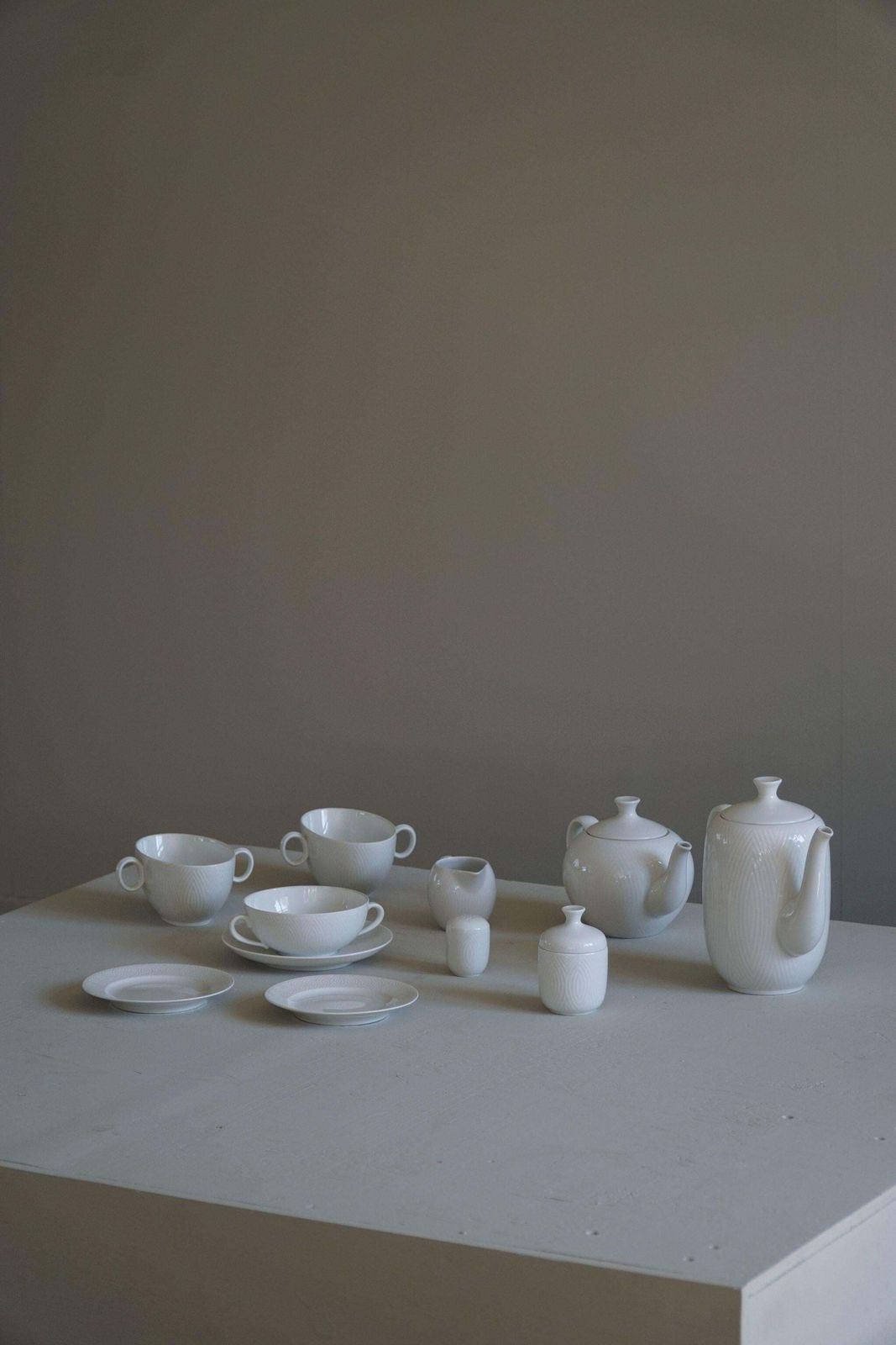 Axel Salto, Service Set In Porcelain From Royal Copenhagen, Midcentury, 1956 photo for sale