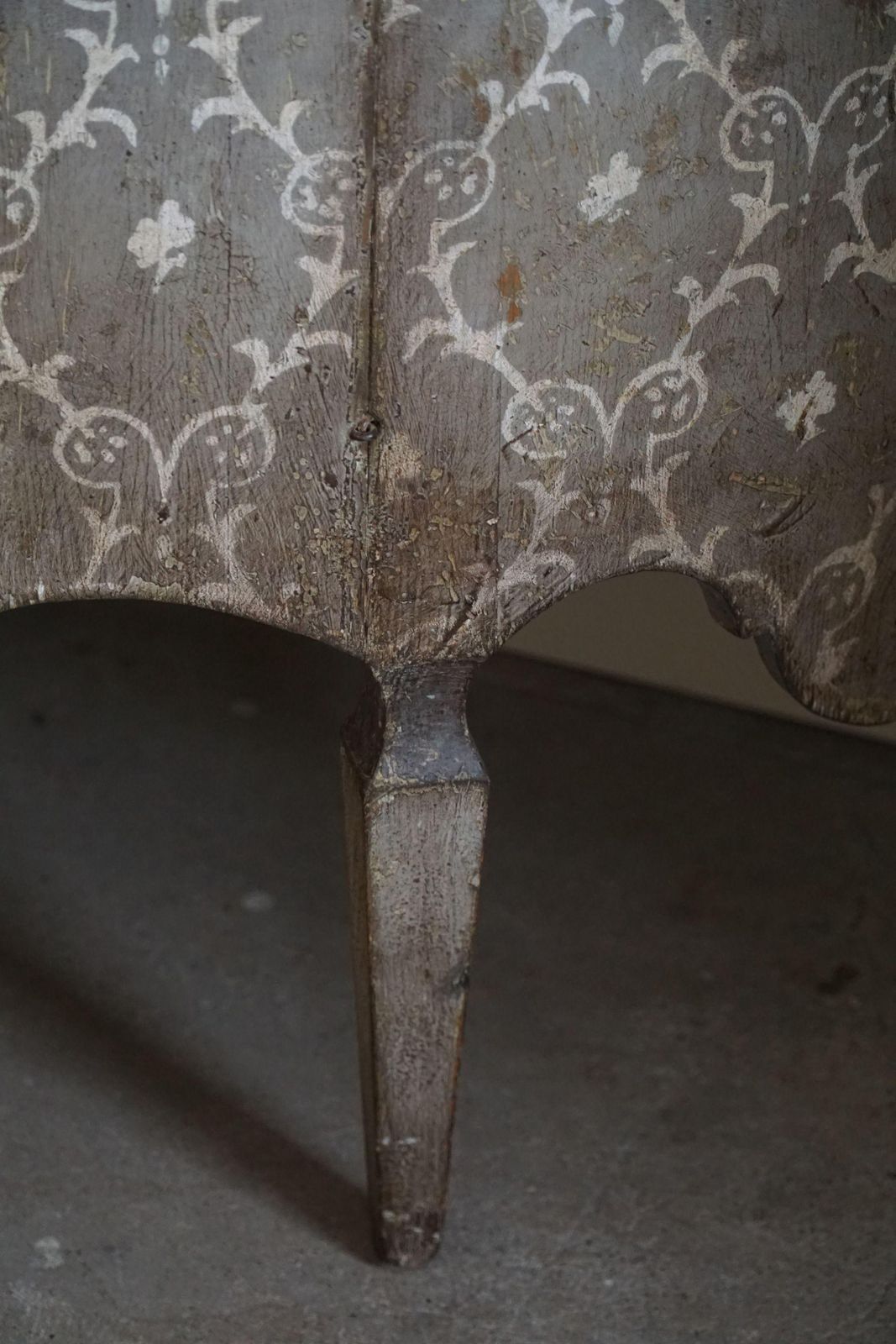 photo vinterior 19th Century Antique Painted Pine Cabinet, Italian Cabinetmaker, Made In Tuscany