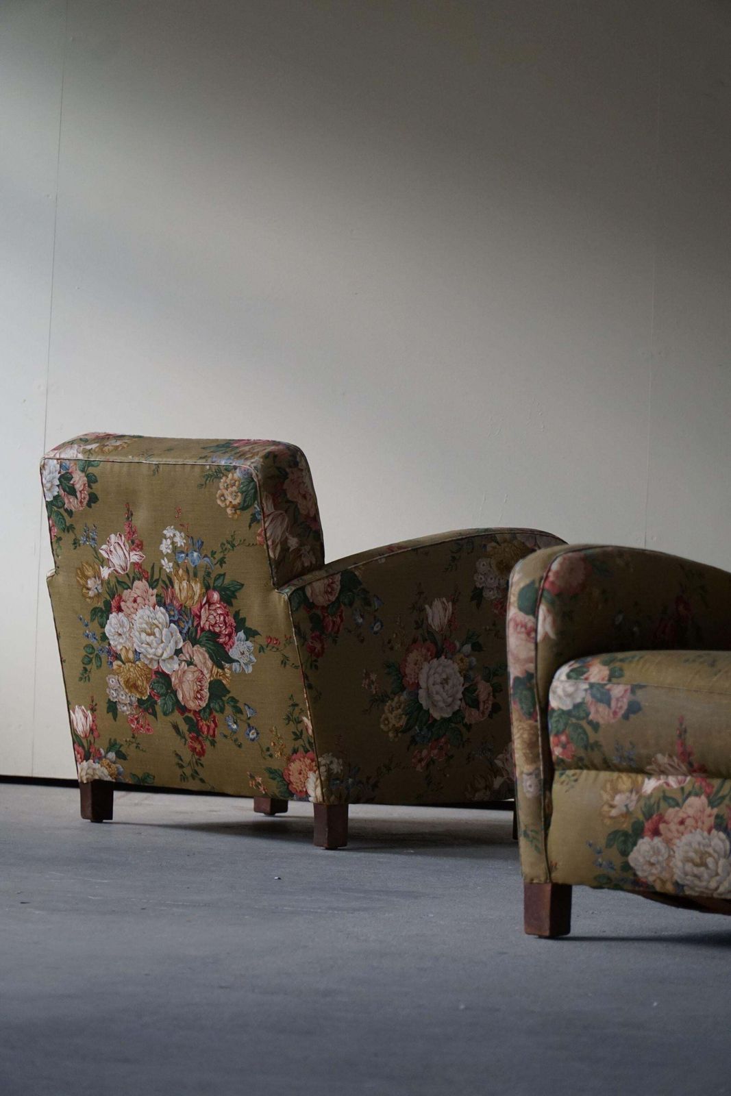 photo buy Danish Mordern Pair Of Curved Lounge Chairs, Original Fabric, Fritz Hansen, 1940