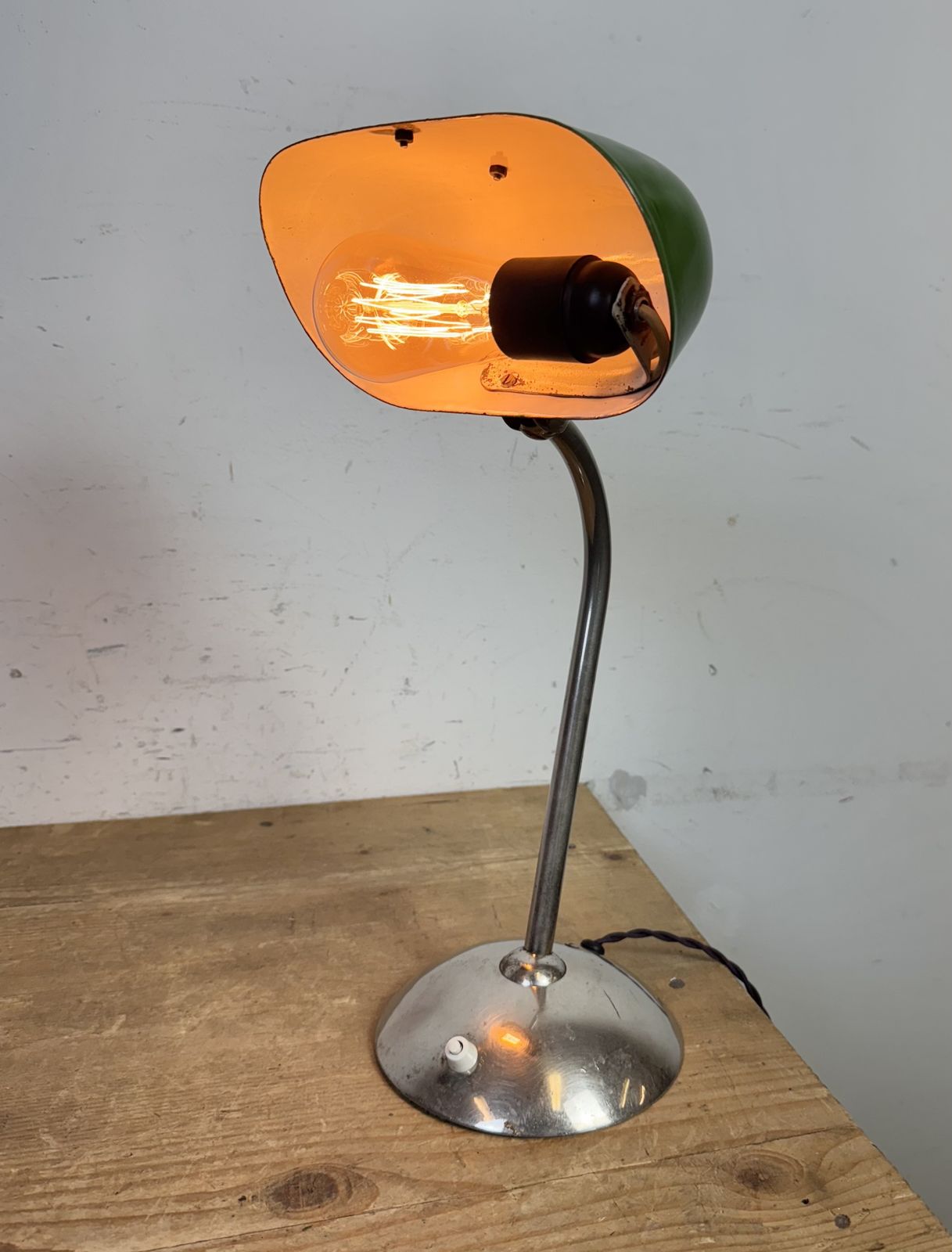 Lighting Vintage Green Enamel Bankers Table Lamp, 1950s photo