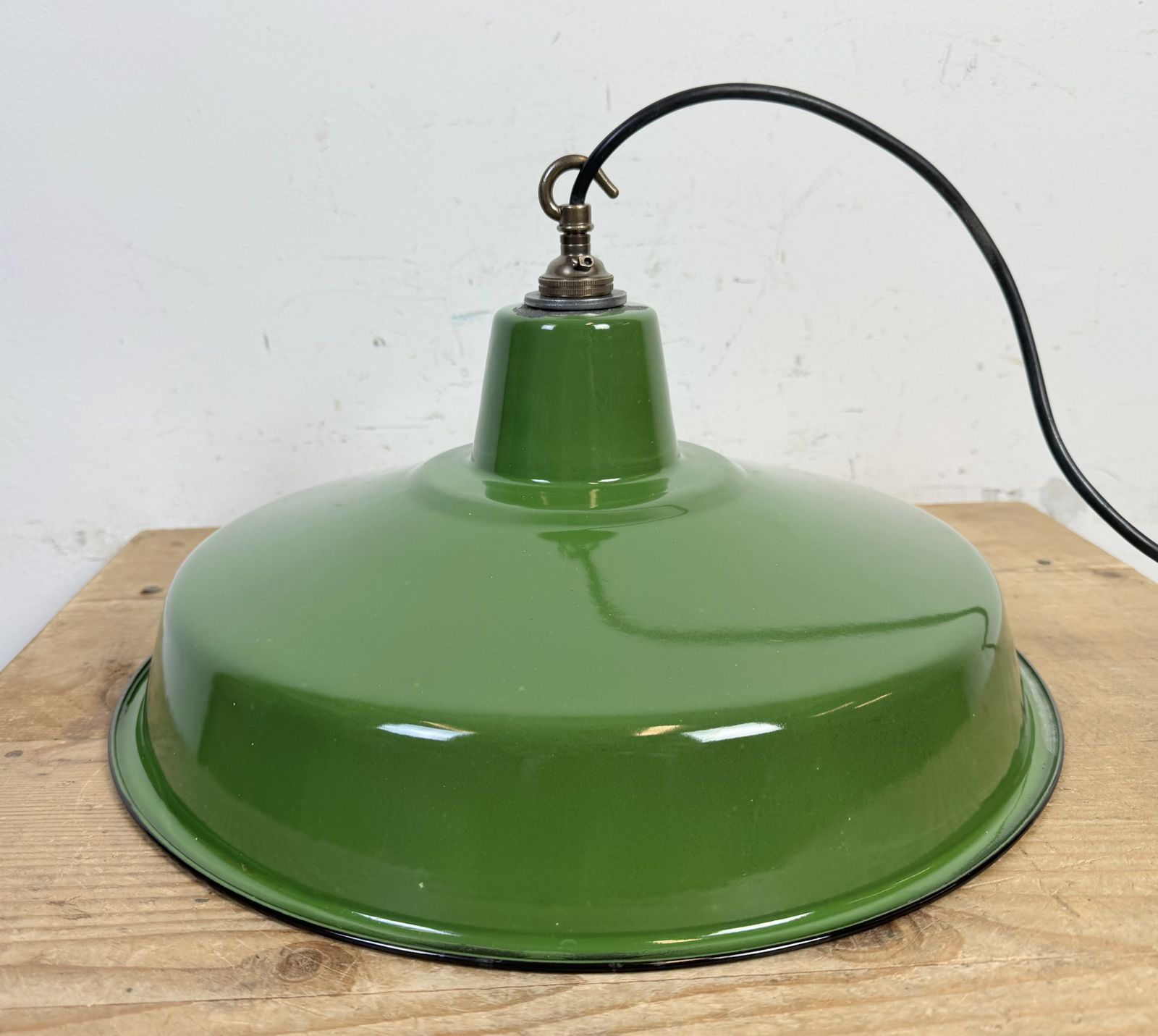 photo vinterior Industrial Green Enamel Factory Pendant Lamp, 1960s, 2x