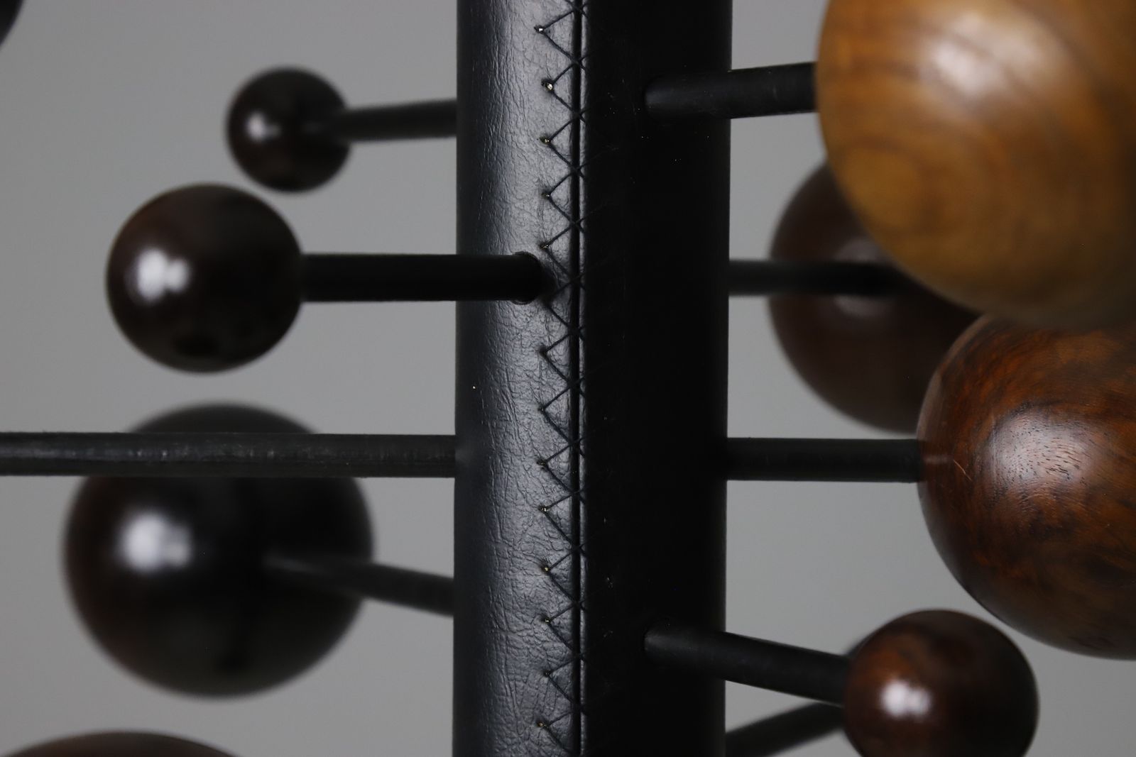 Osvaldo Borsani ‘At16’ Coat Rack photo vinterior