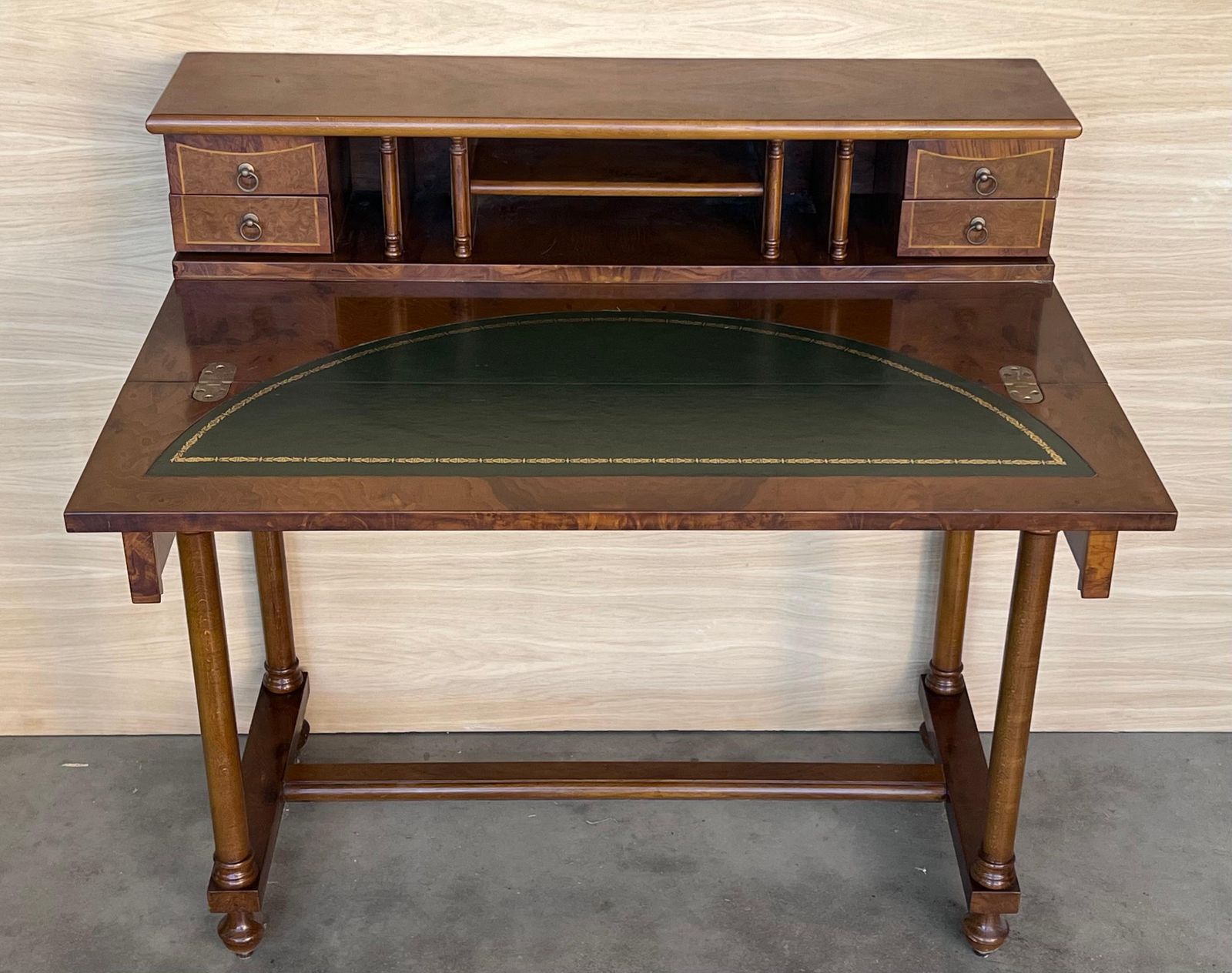 photo vinterior Early 20th Century French Walnut Venner Desk, 1940s