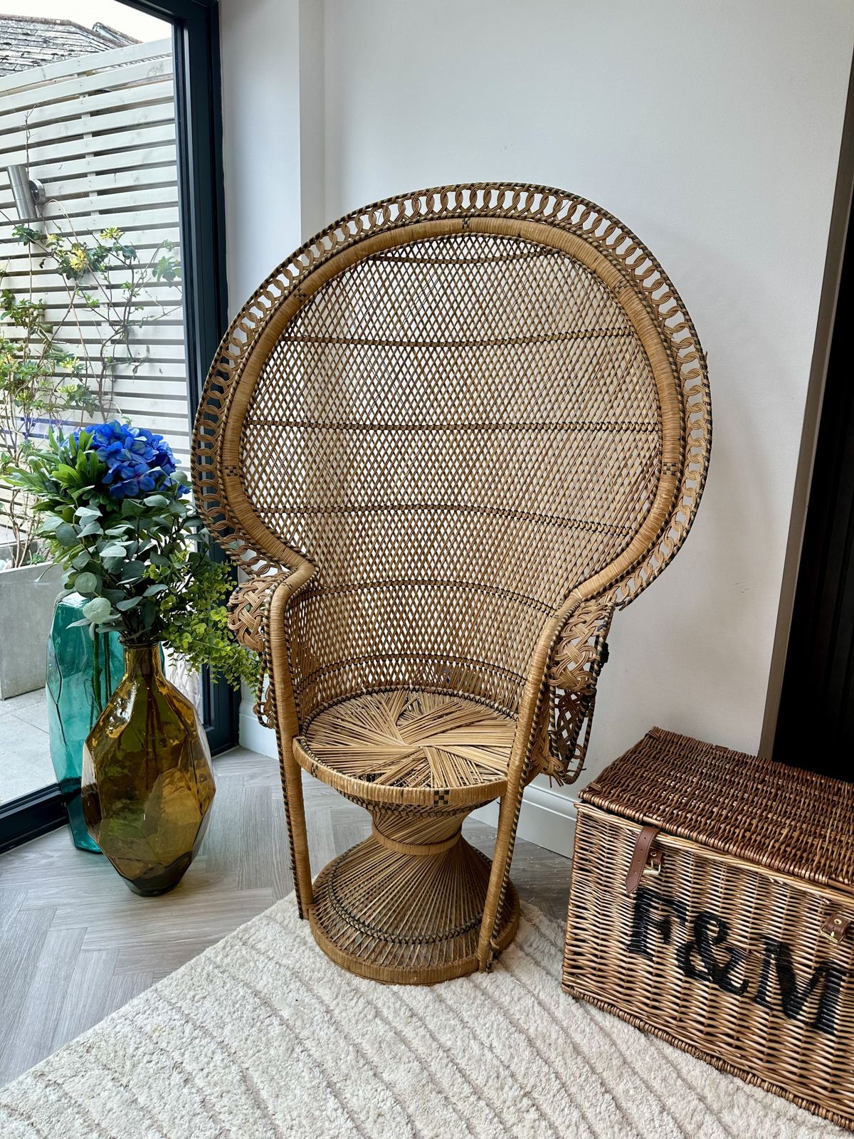 Mid Century 1970’s Emmanuel Peacock Chair photo Furniture