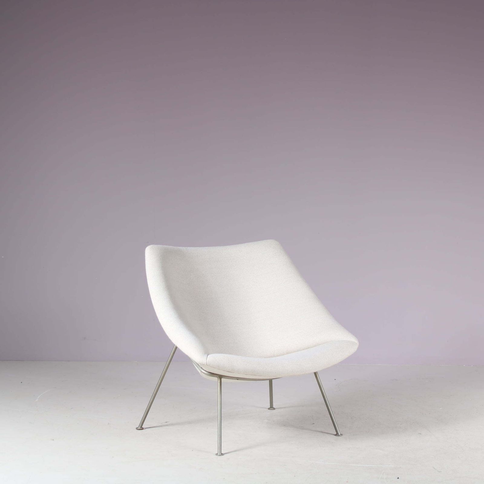 photo furniture Pierre Paulin Oyster Lady Chair For Artifort Netherlands 1950