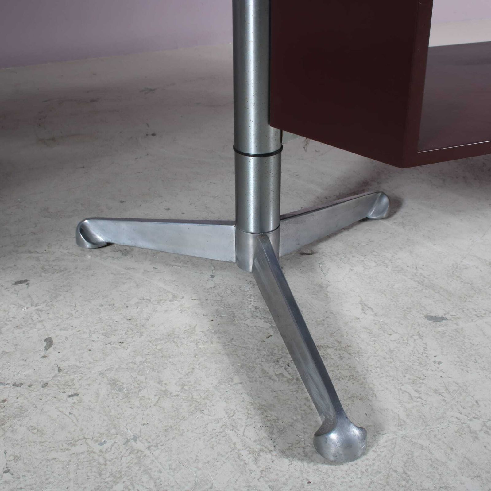 5120.0 Osvaldo Borsani Desk For Tecno Milano, Italy 1950 photo