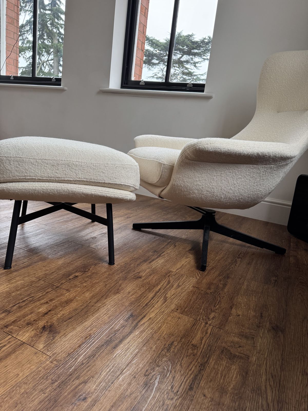 Kingsliving Boucle Chair & Foot Stall Rrp£3385 photo 1600.0