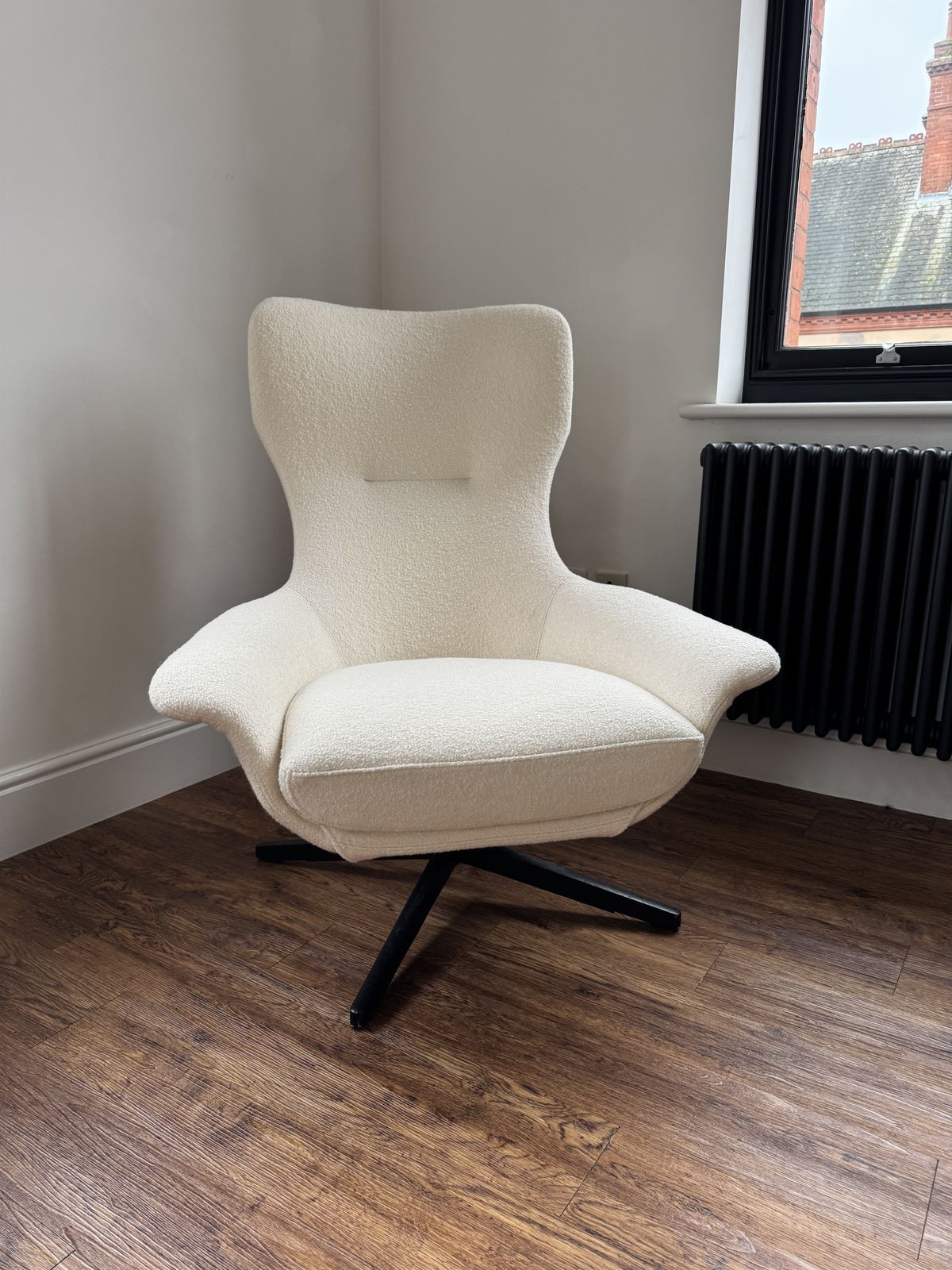 Kingsliving Boucle Chair & Foot Stall Rrp£3385 photo vintage