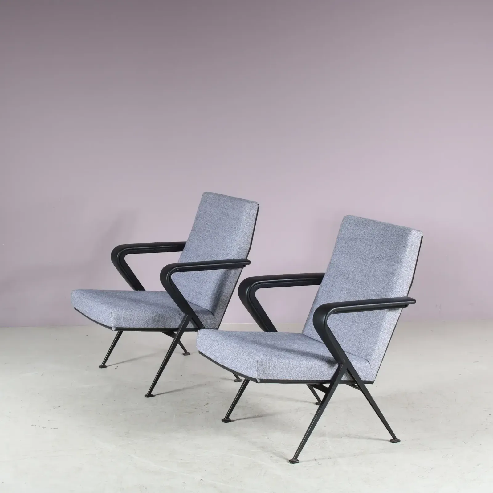 1960s Pair Of “Repose” Chairs By Friso Kramer For Ahrend De Cirkel, Netherlands photo Furniture