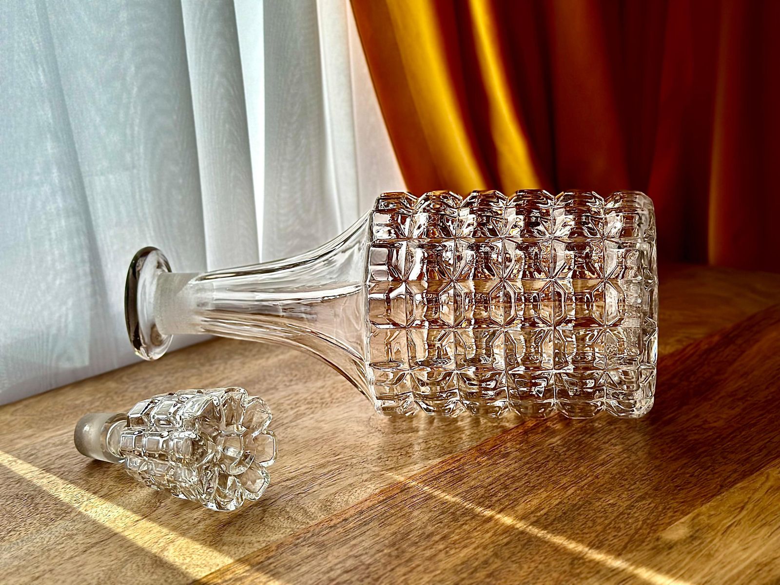 19th Century Lead Crystal Decanter – Circa 1845 – Fluted Neck & Hobnail Design (31.5 Cm) photo furniture