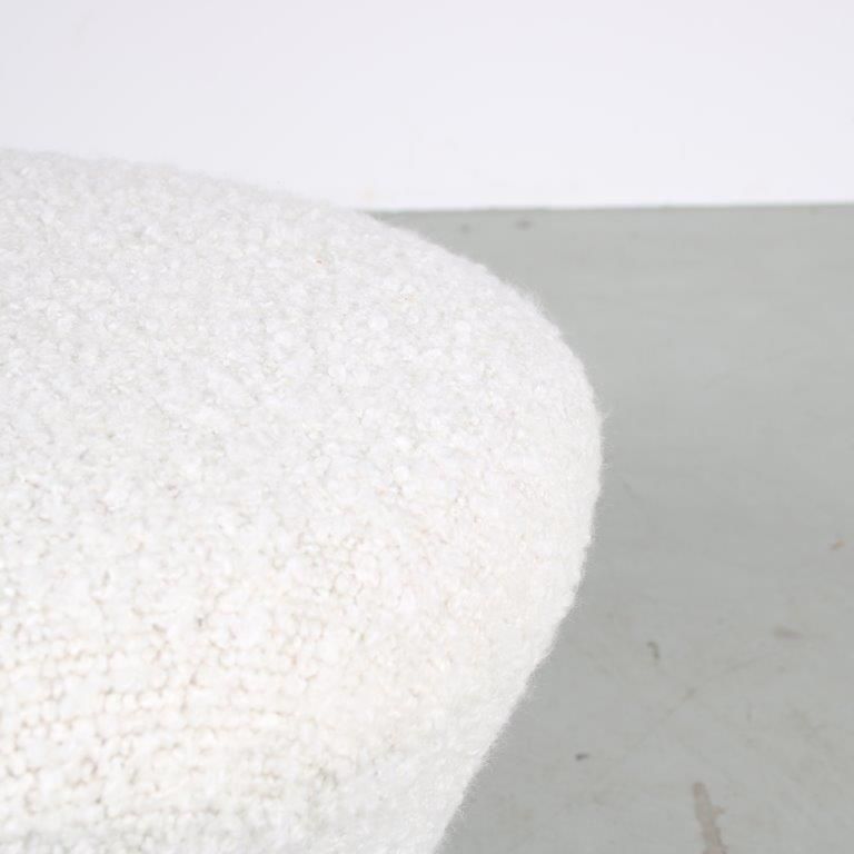 Pierre Paulin “Mushroom” Chair With Stool For Artifort, Netherlands 1960 photo Furniture