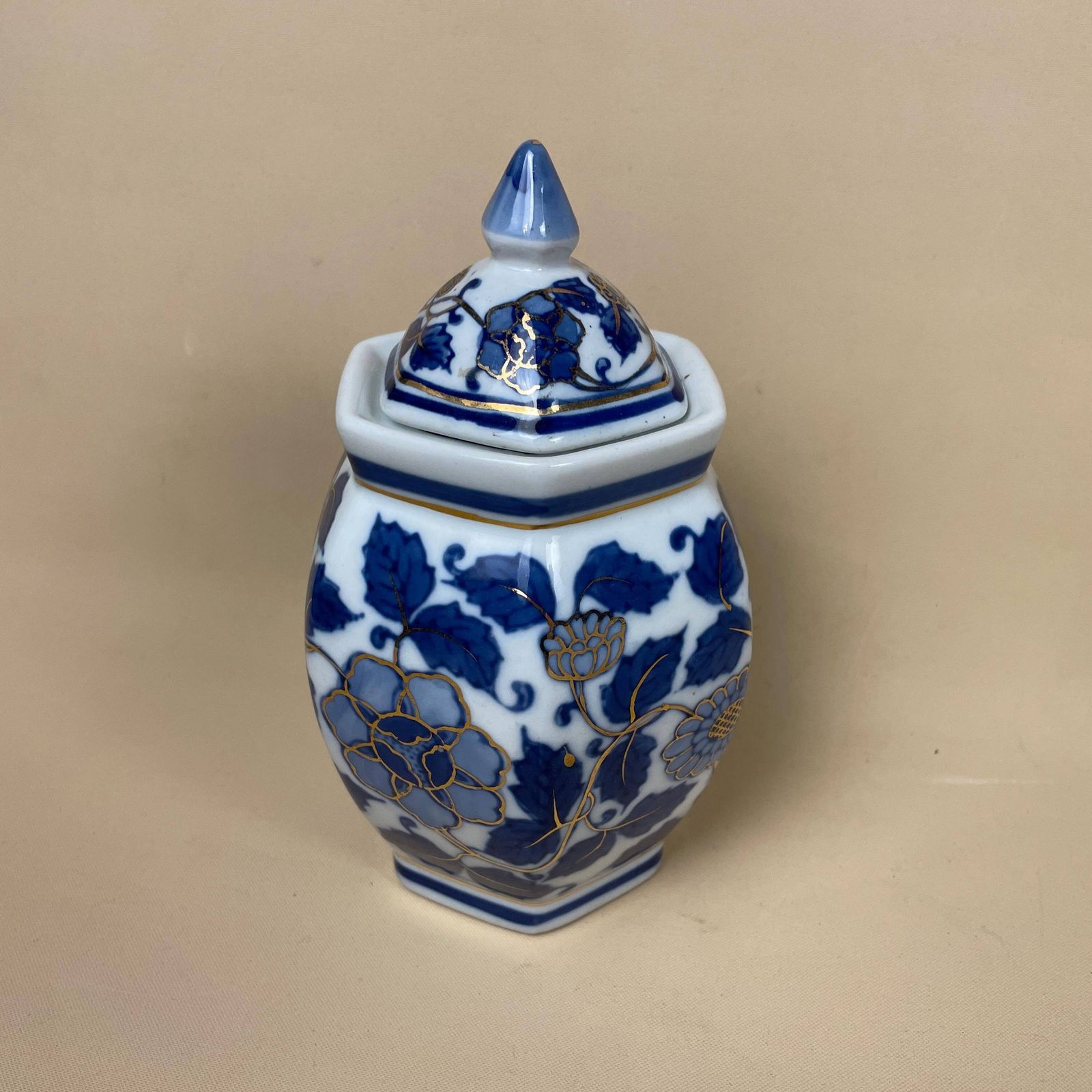Oriental Chinese Vase Decorative Ceramic Pot Antique Asian Hand Painted Blue White Prunus Pattern Floral Lidded Lid Decorative Small