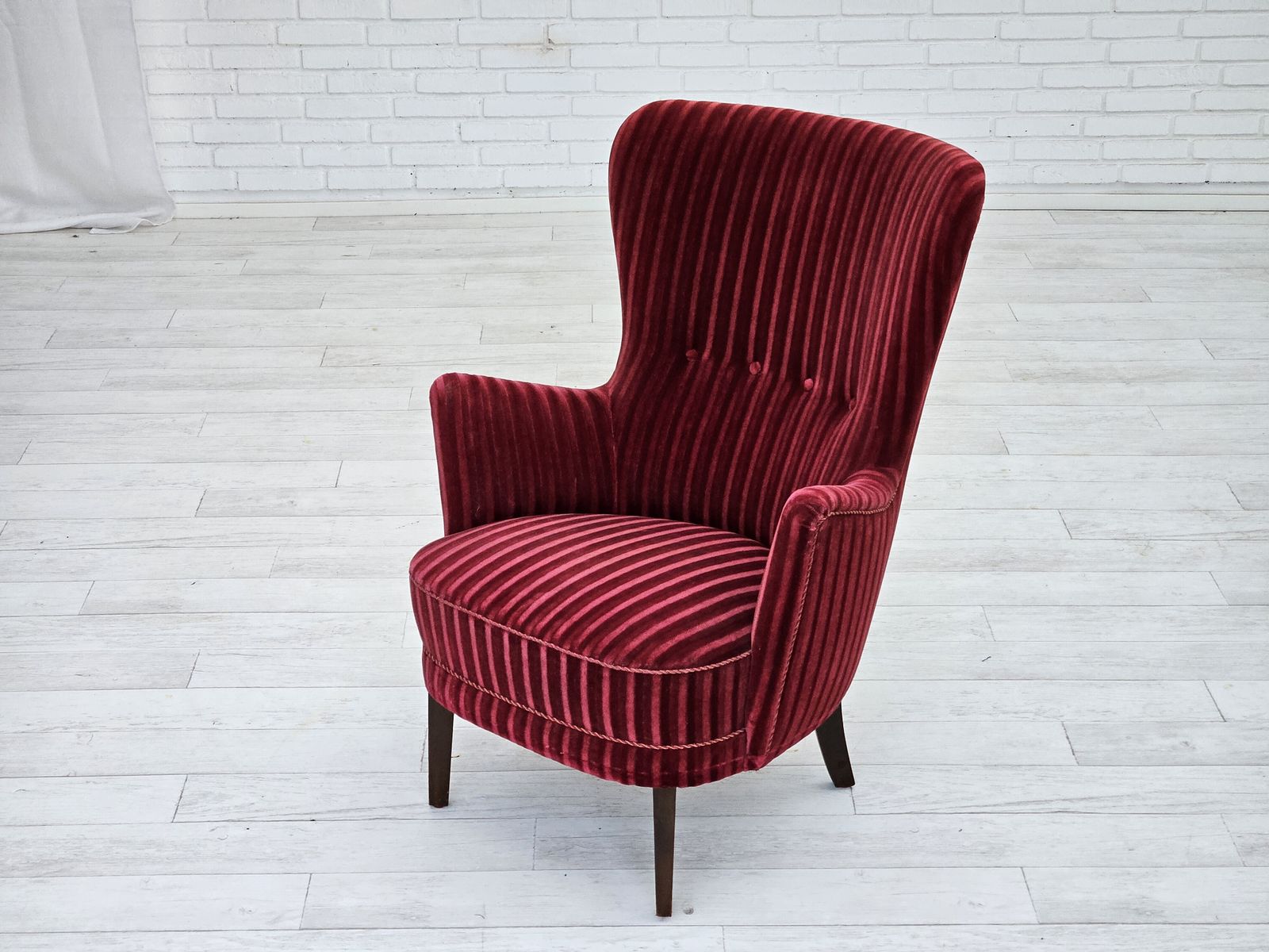 Meubels Ca. Jaren 1960, Deense Fauteuil In Kersrood Meubelvelours, Goede Staat. photo