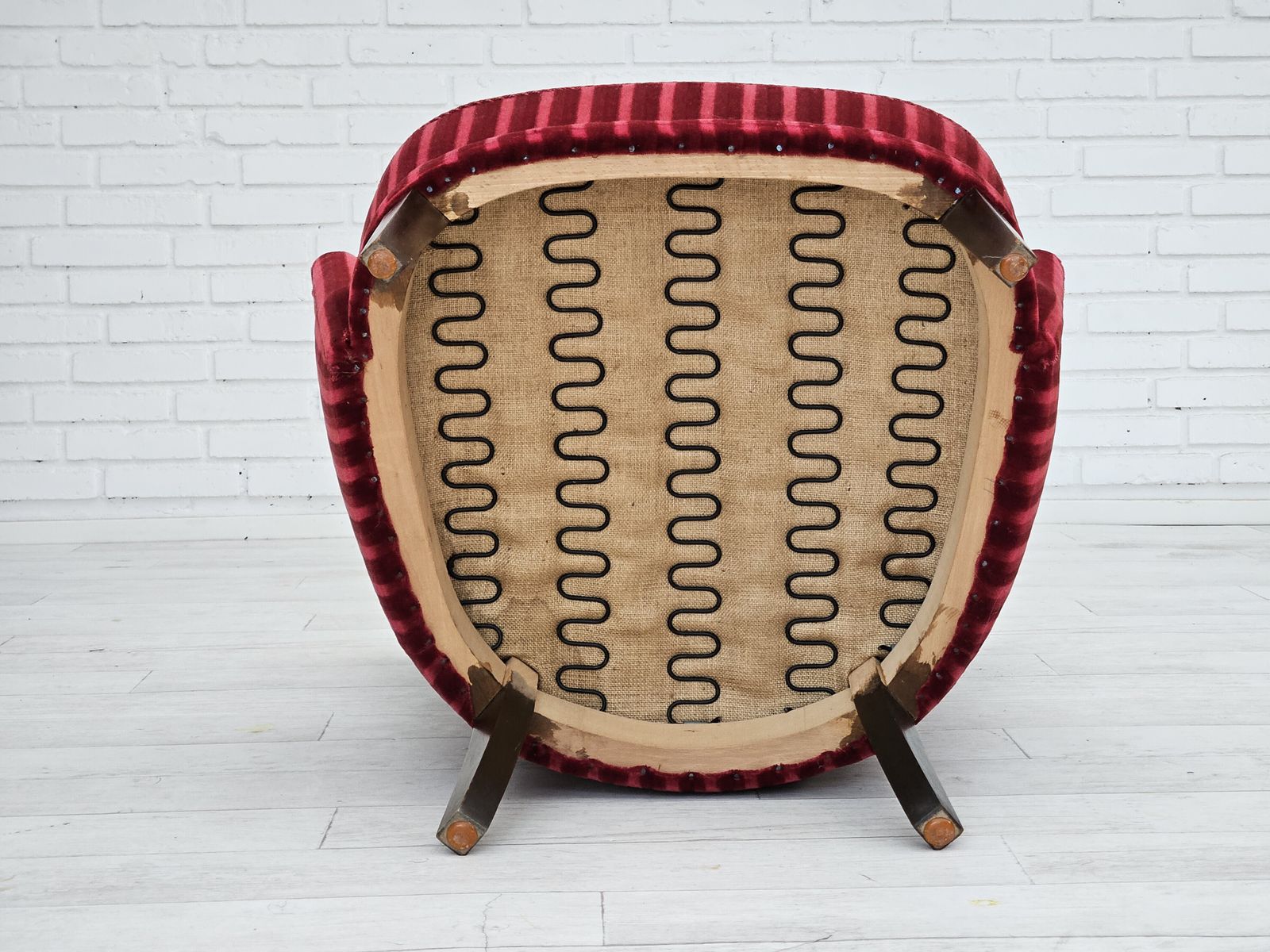 photo buy Ca. Jaren 1960, Deense Fauteuil In Kersrood Meubelvelours, Goede Staat.