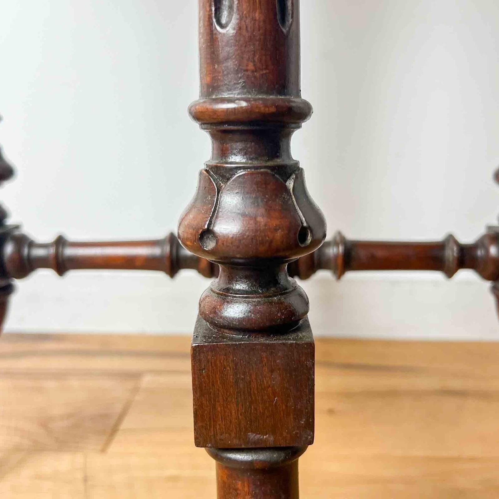 photo vinterior Antique Pietra Dura Occasional Table